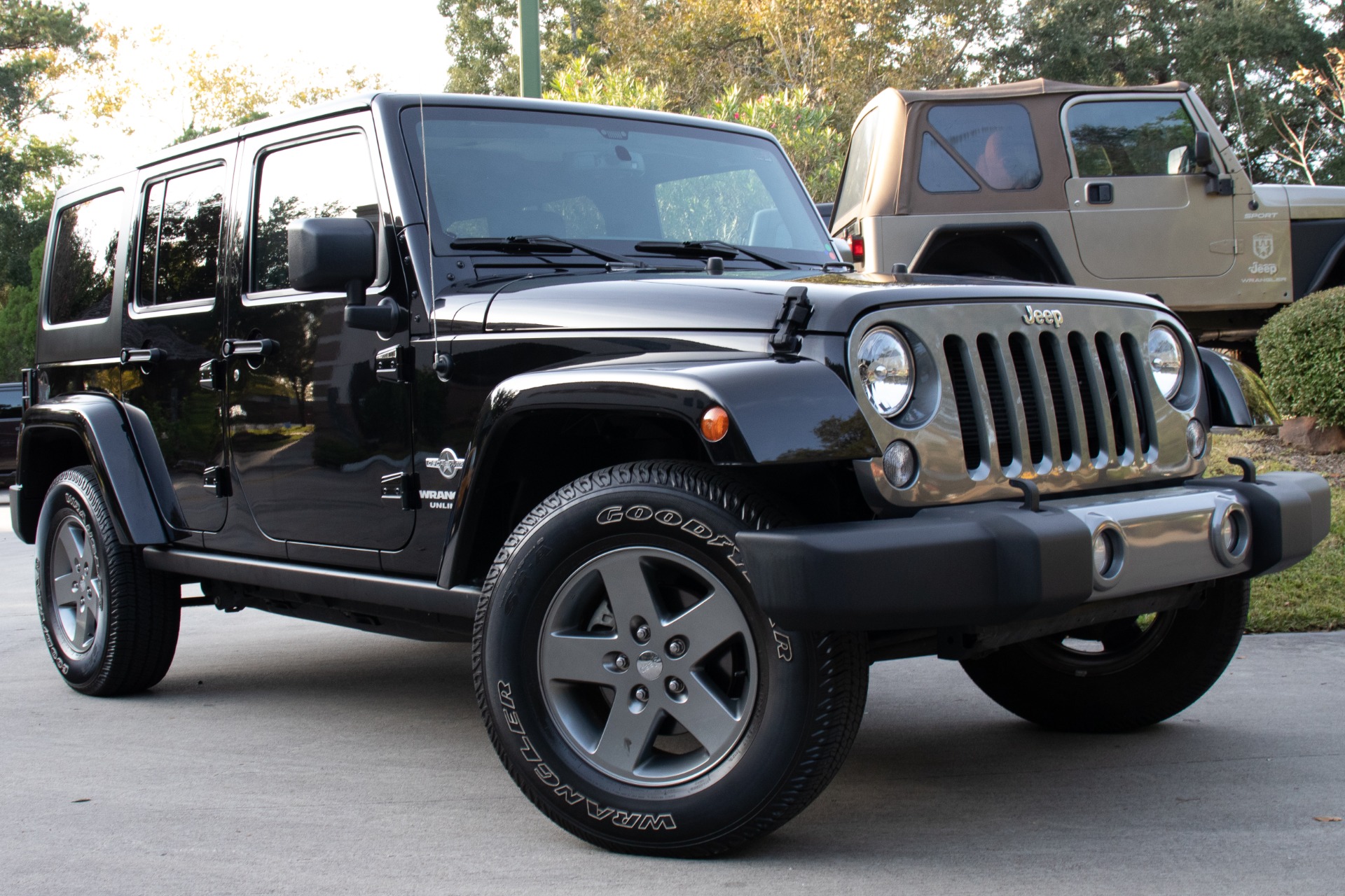 Used-2015-Jeep-Wrangler-Unlimited-Freedom-Edition