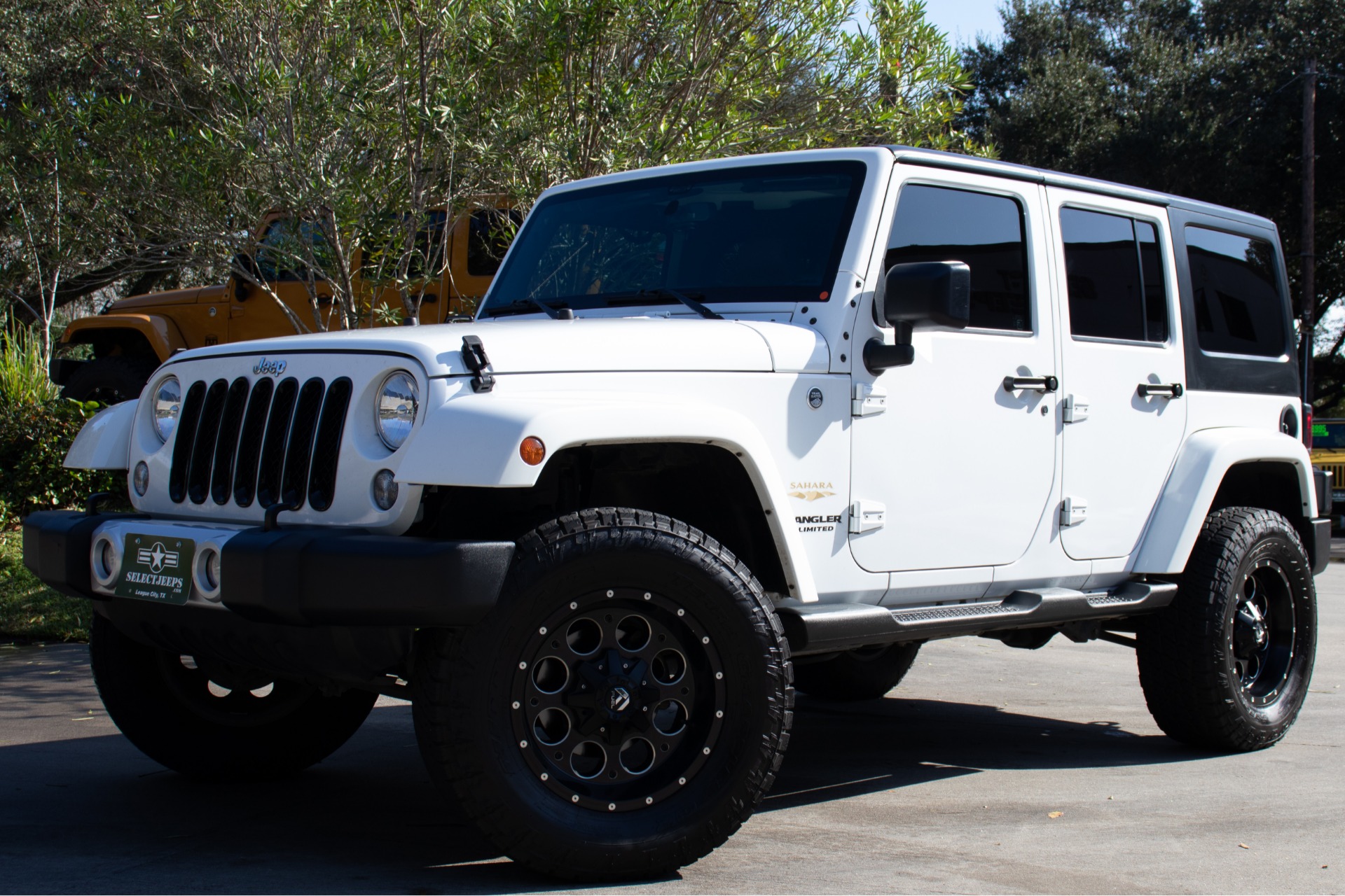 Used-2015-Jeep-Wrangler-Unlimited-Sahara