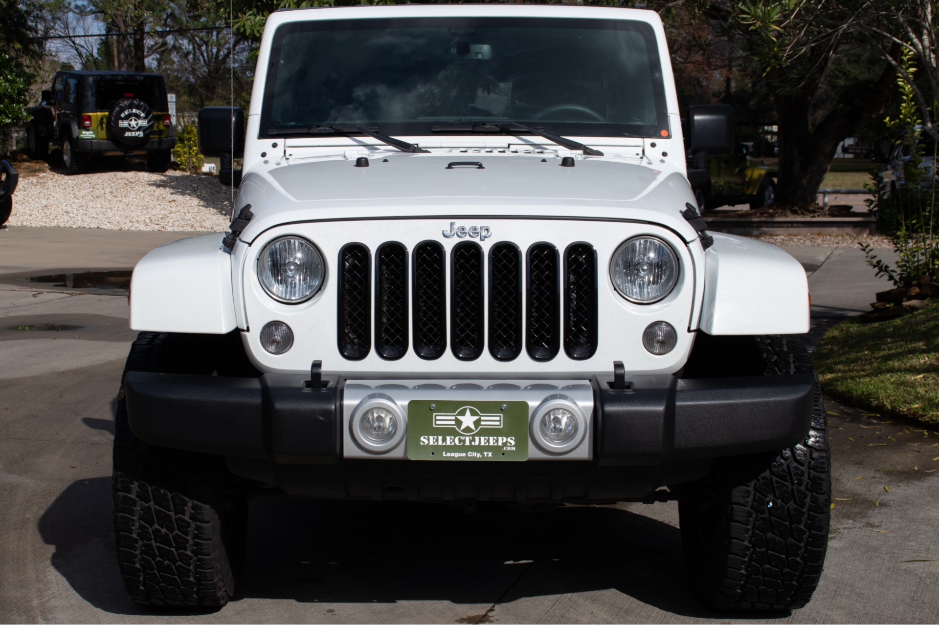 Used-2015-Jeep-Wrangler-Unlimited-Sahara