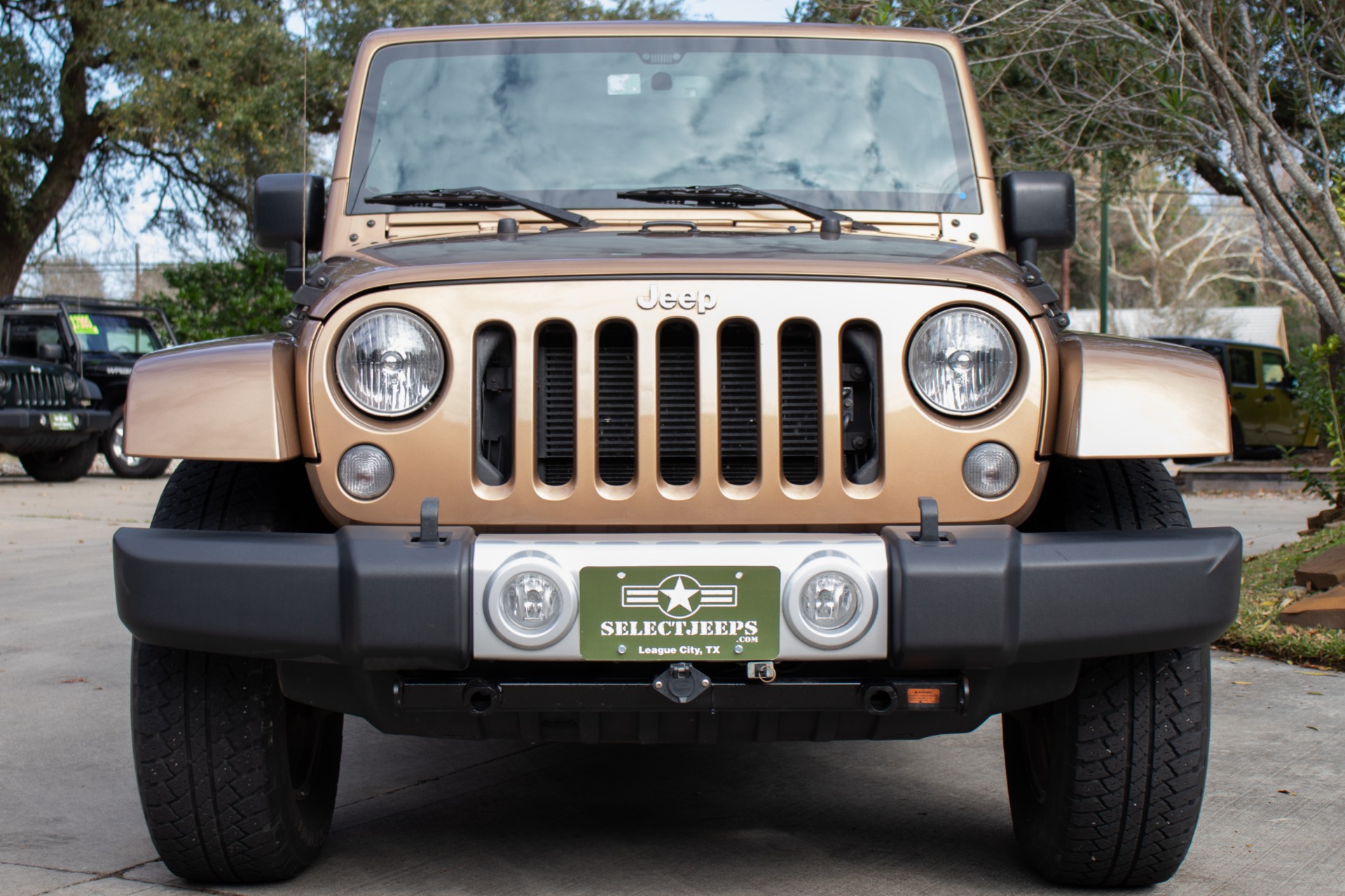 Used-2015-Jeep-Wrangler-Unlimited-Sahara