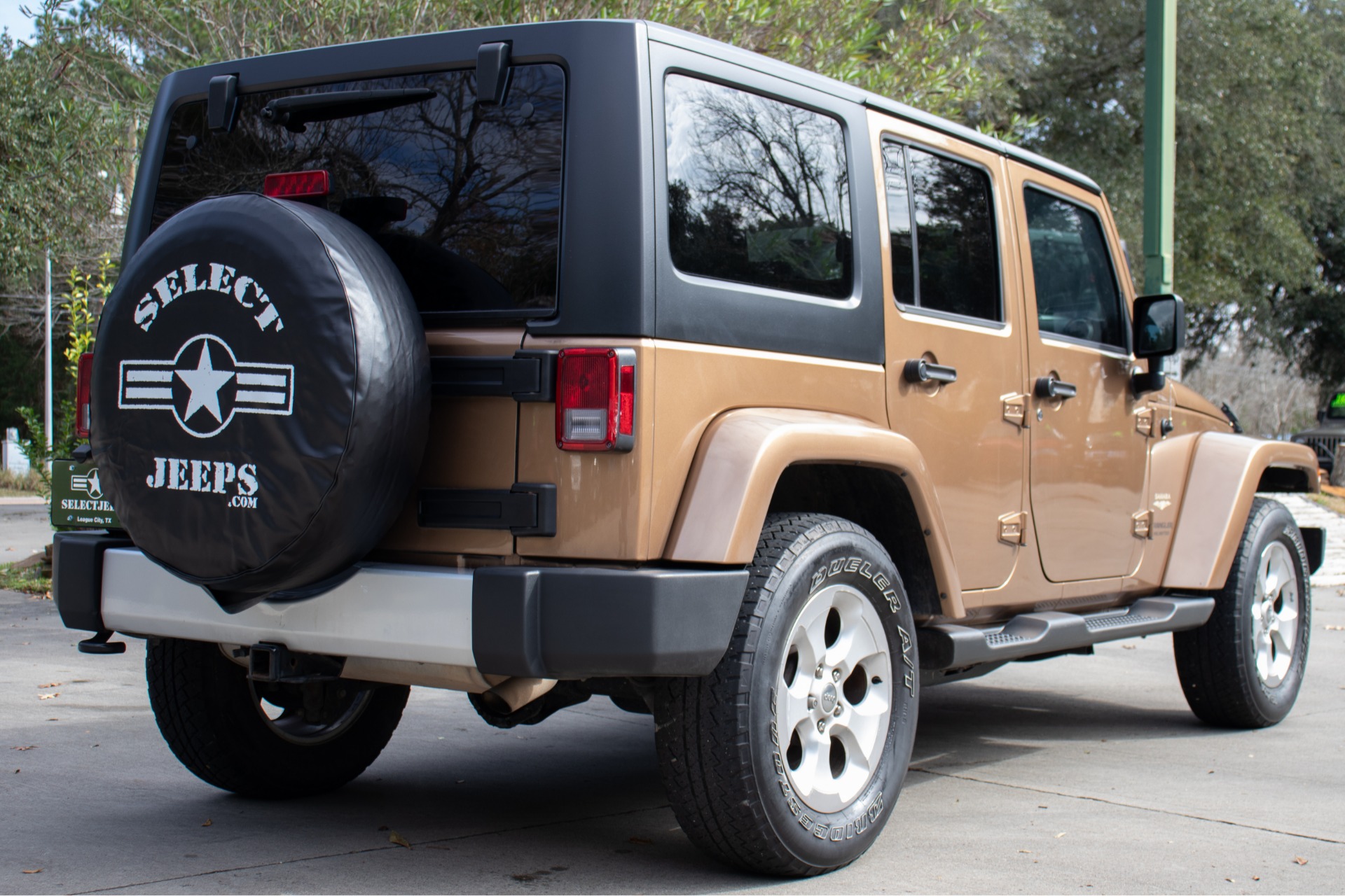 Used-2015-Jeep-Wrangler-Unlimited-Sahara