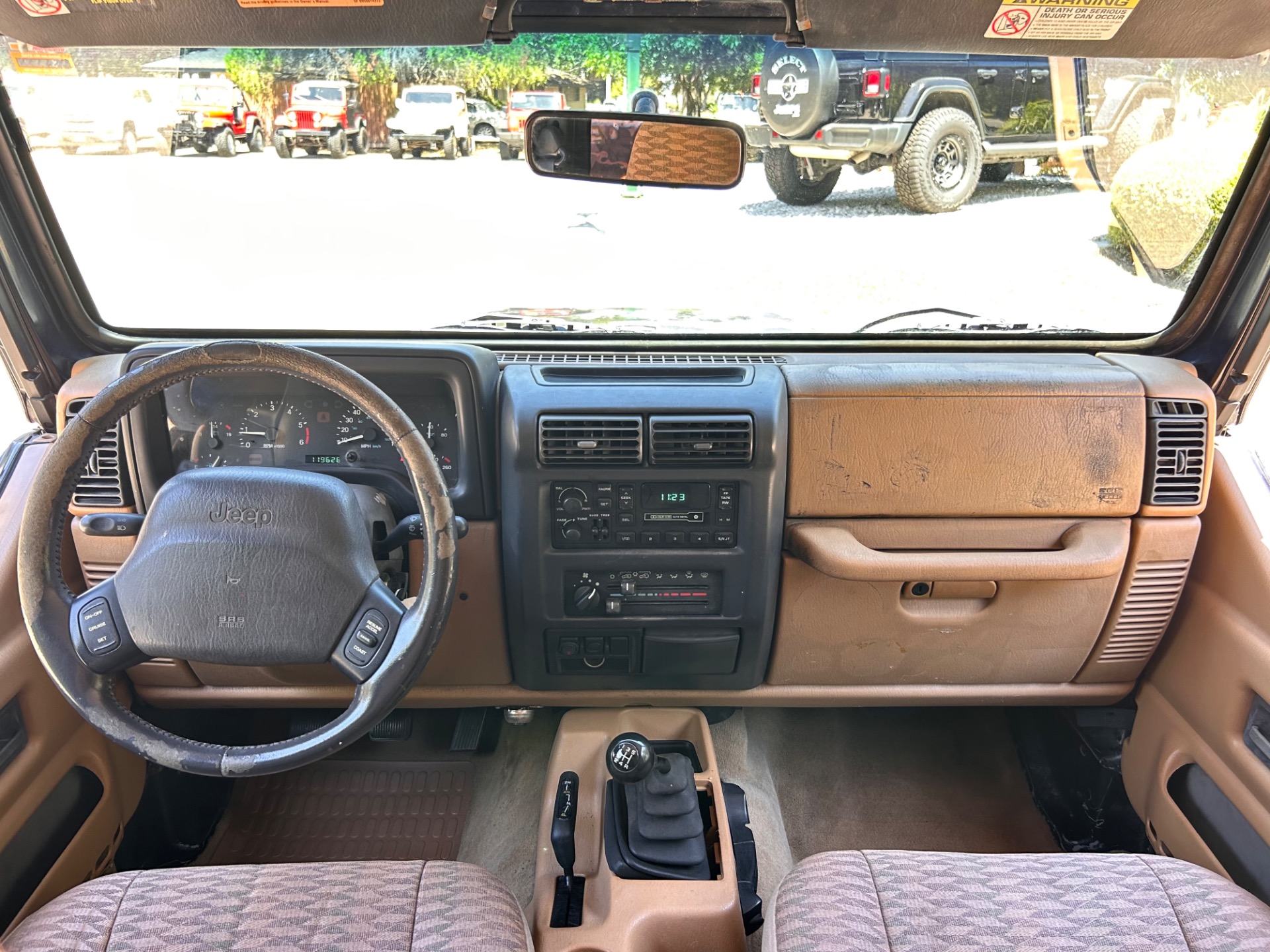 Used-1998-Jeep-Wrangler-SE
