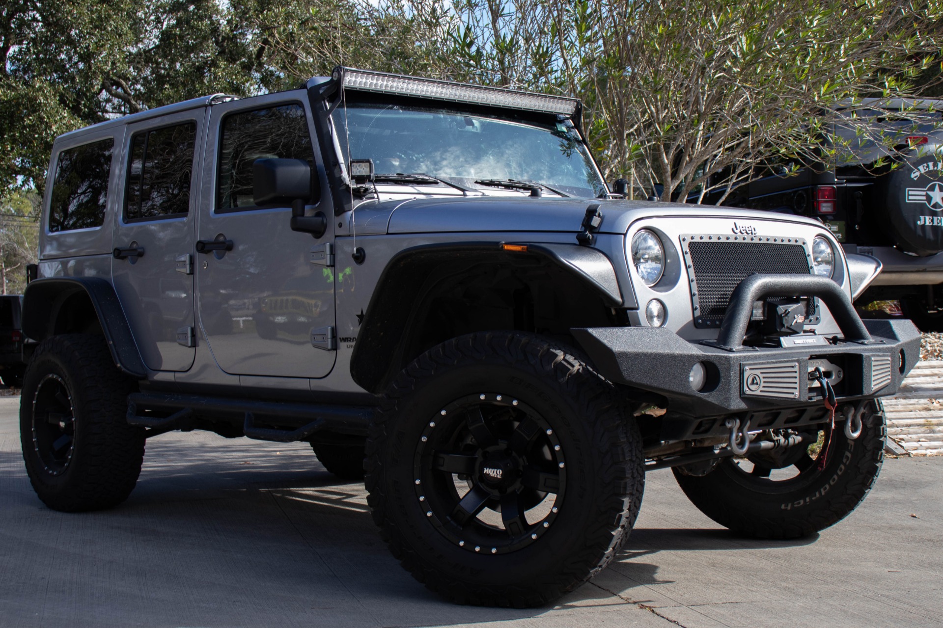 Used-2015-Jeep-Wrangler-Unlimited-Sahara