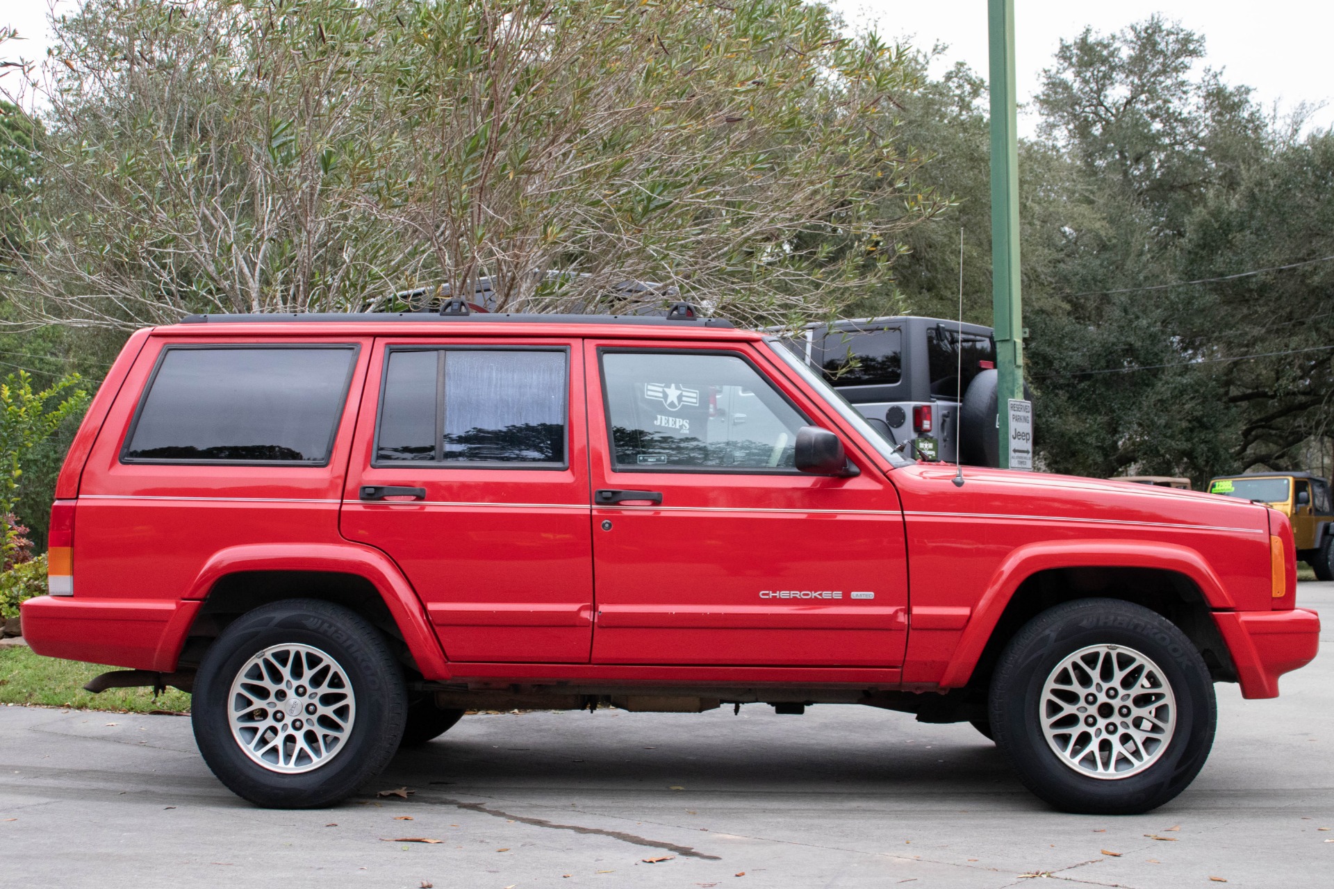 Used-1998-Jeep-Cherokee-Limited