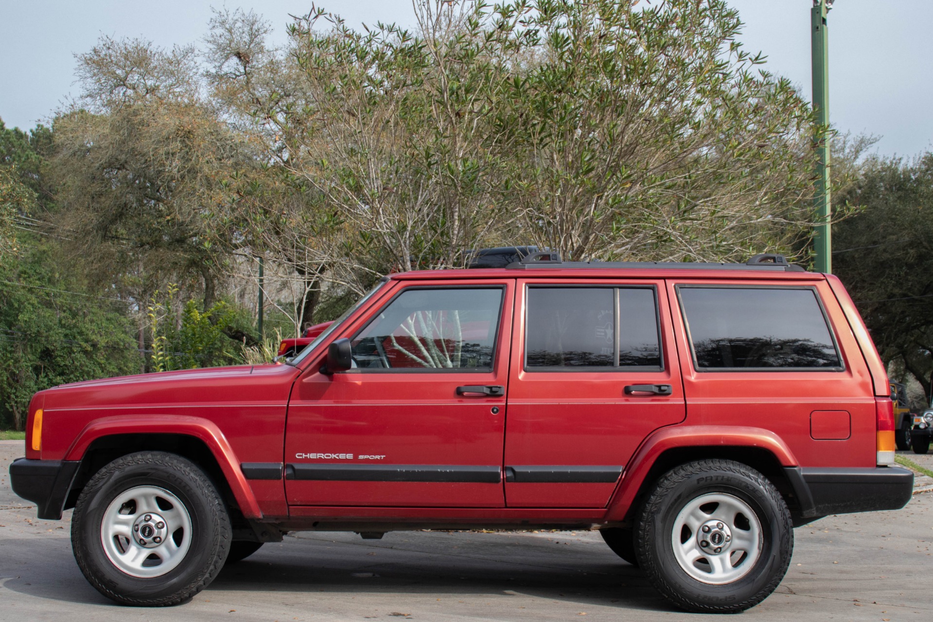 Used-1999-Jeep-Cherokee-Sport