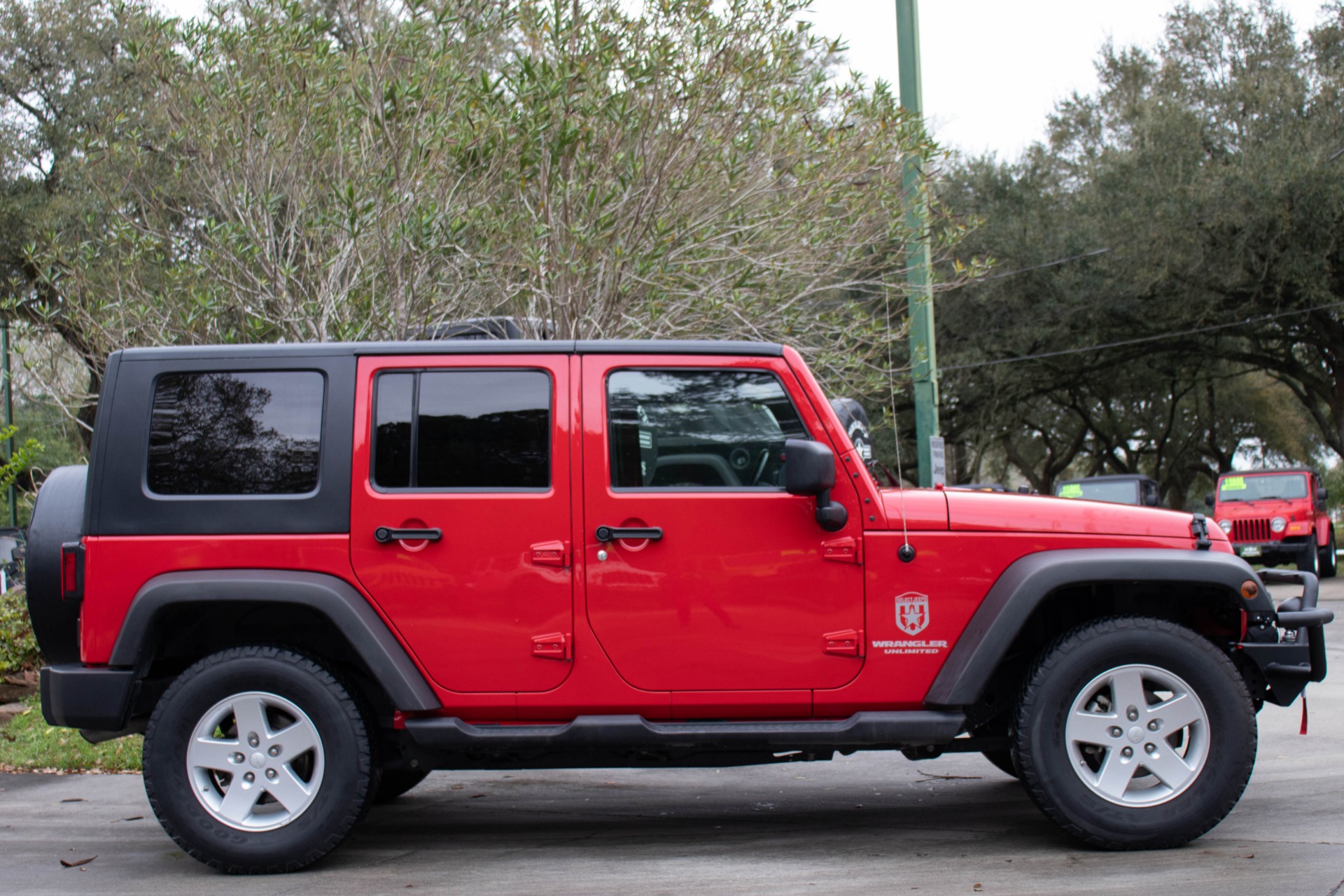 Used-2009-Jeep-Wrangler-Unlimited-X