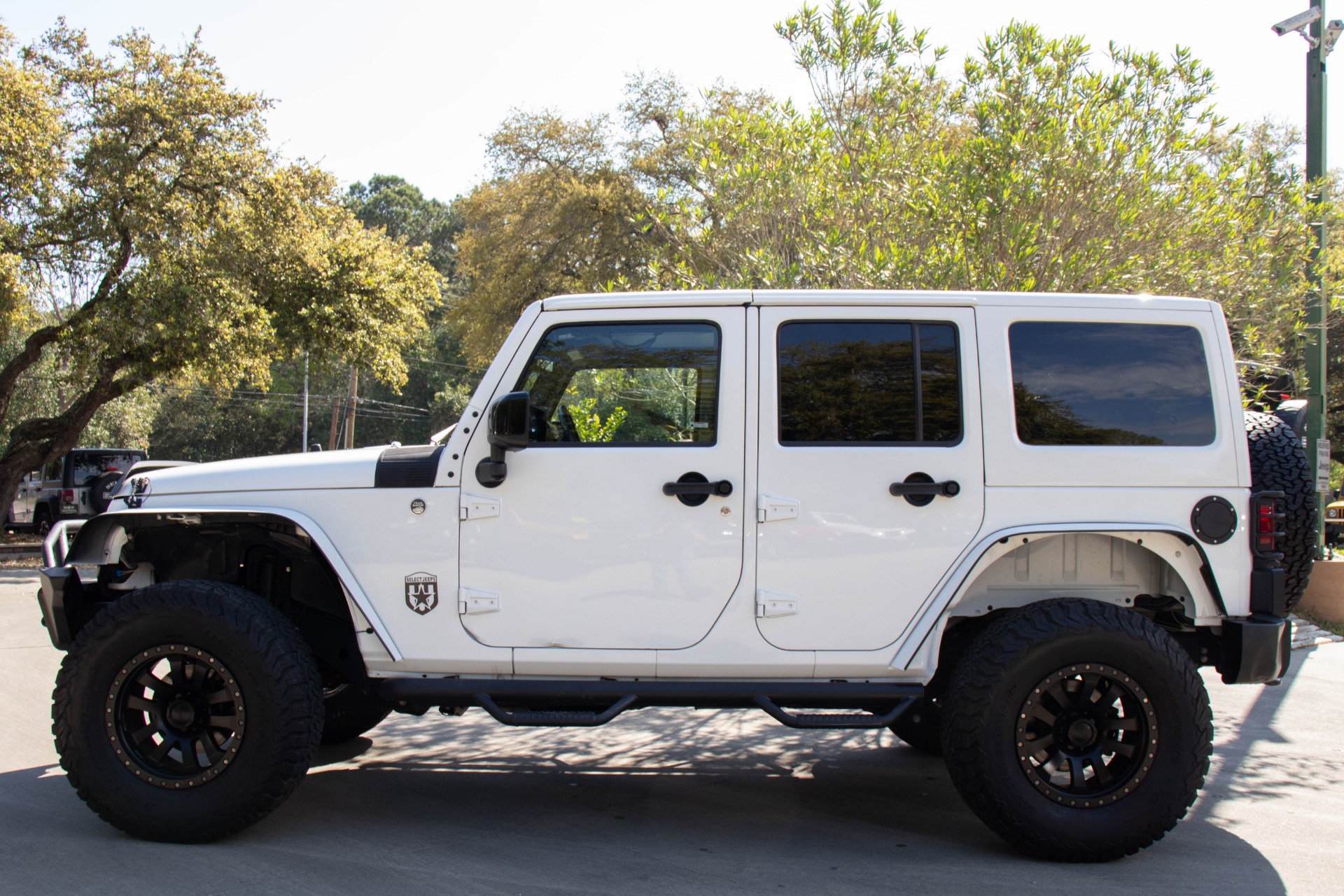 Used-2014-Jeep-Wrangler-Unlimited-Altitude-Edition