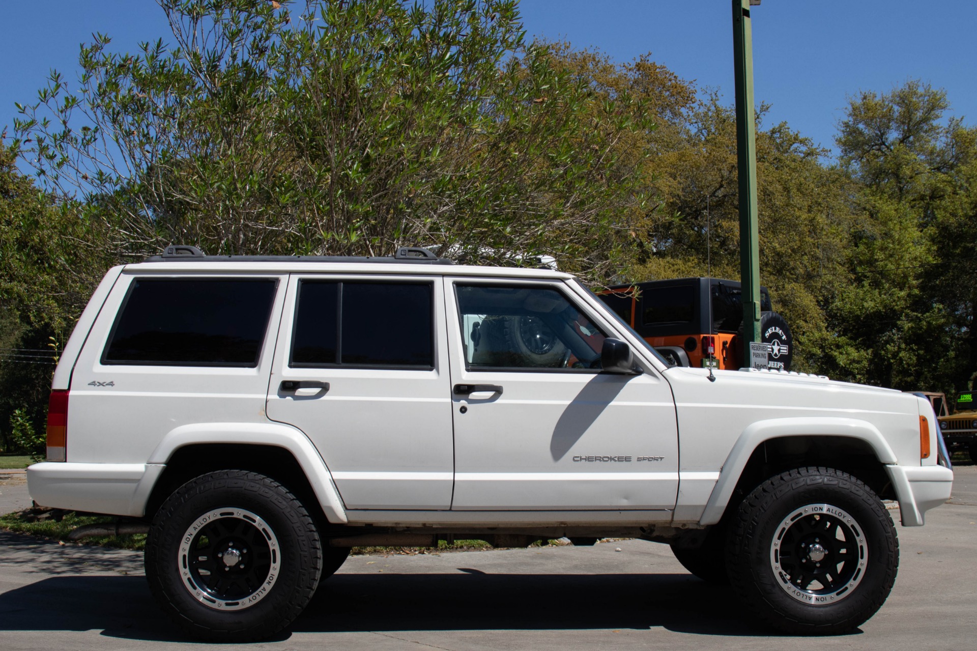 Used-2001-Jeep-Cherokee-Sport