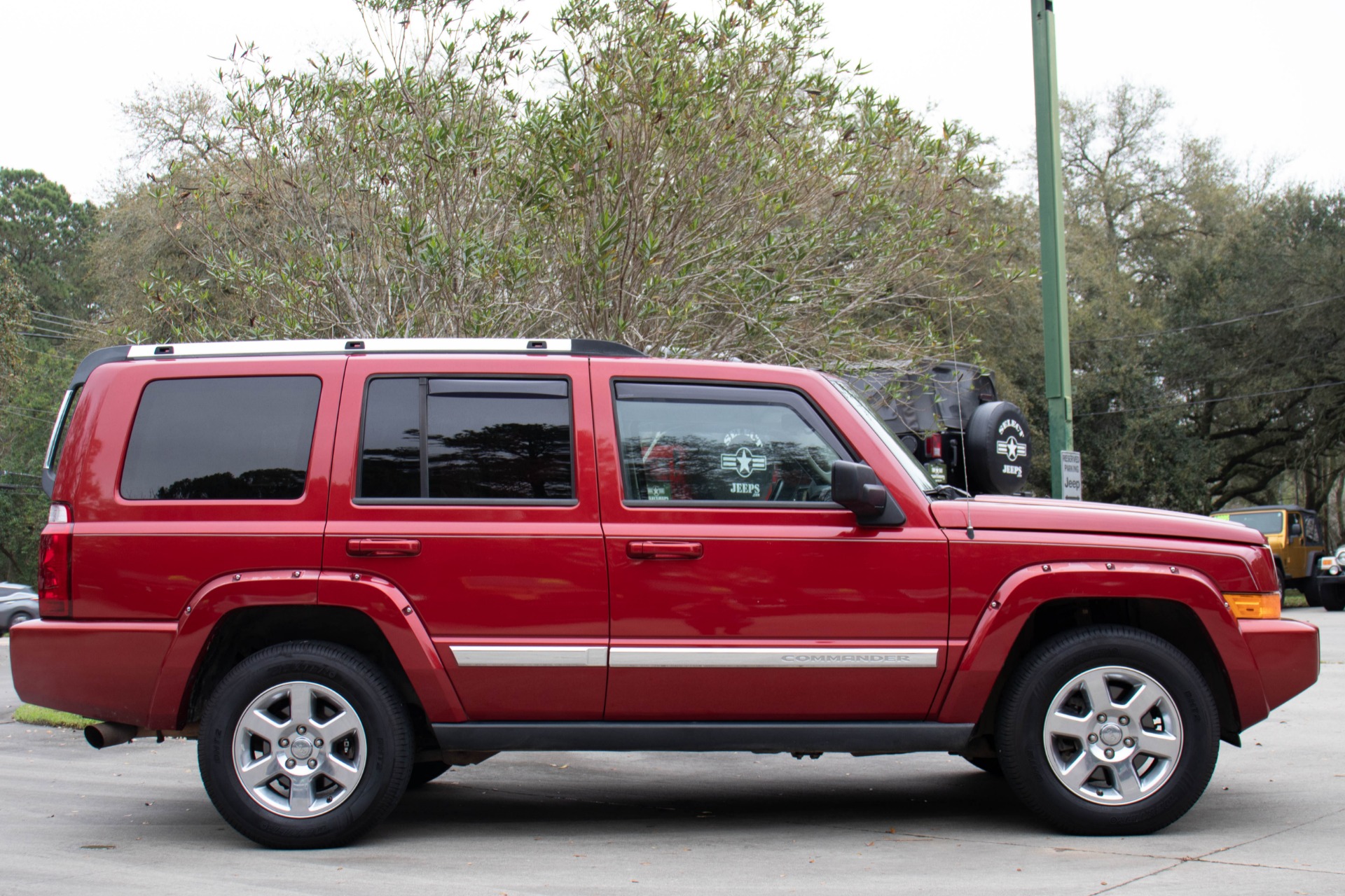 Used-2006-Jeep-Commander-Limited