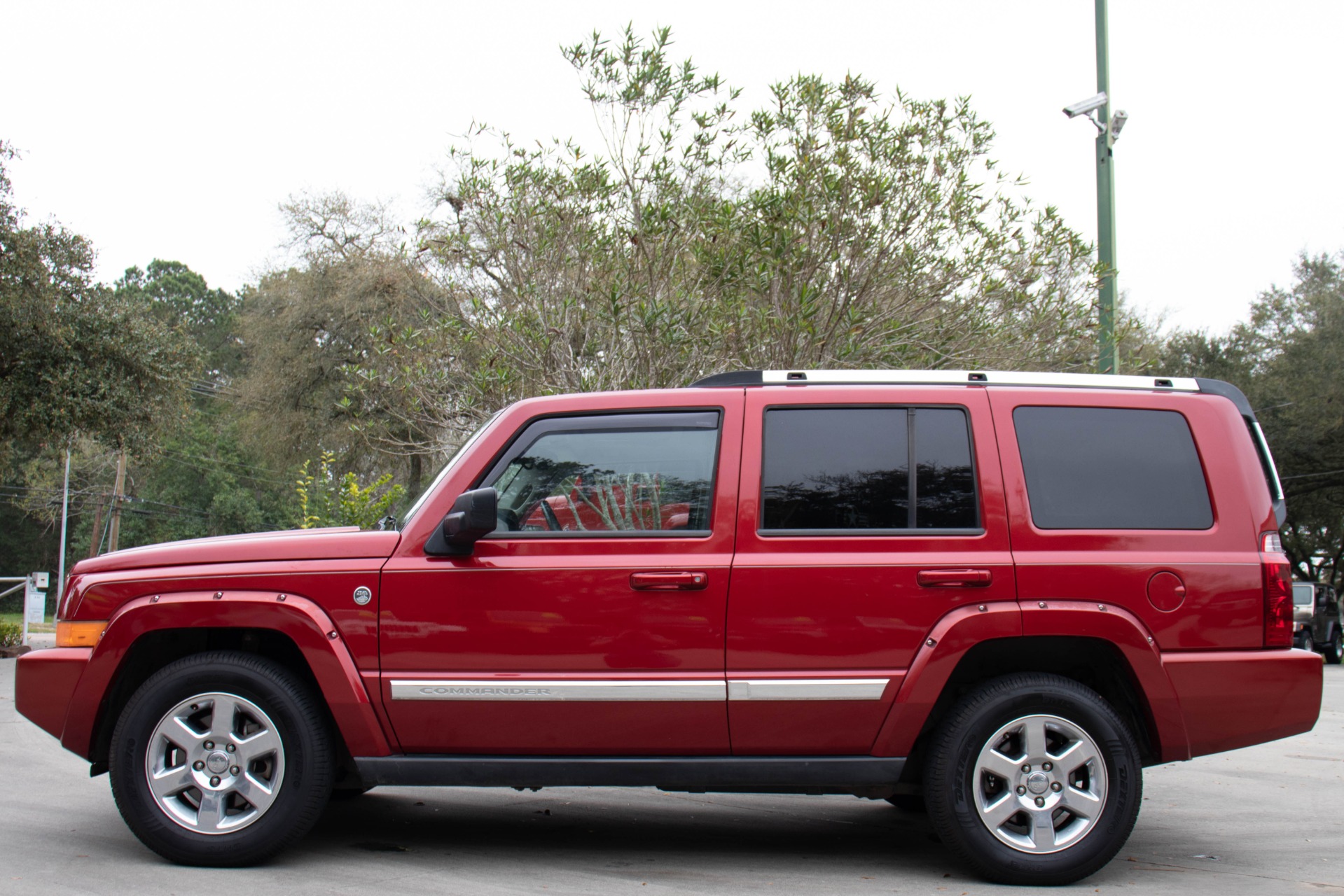 Used-2006-Jeep-Commander-Limited