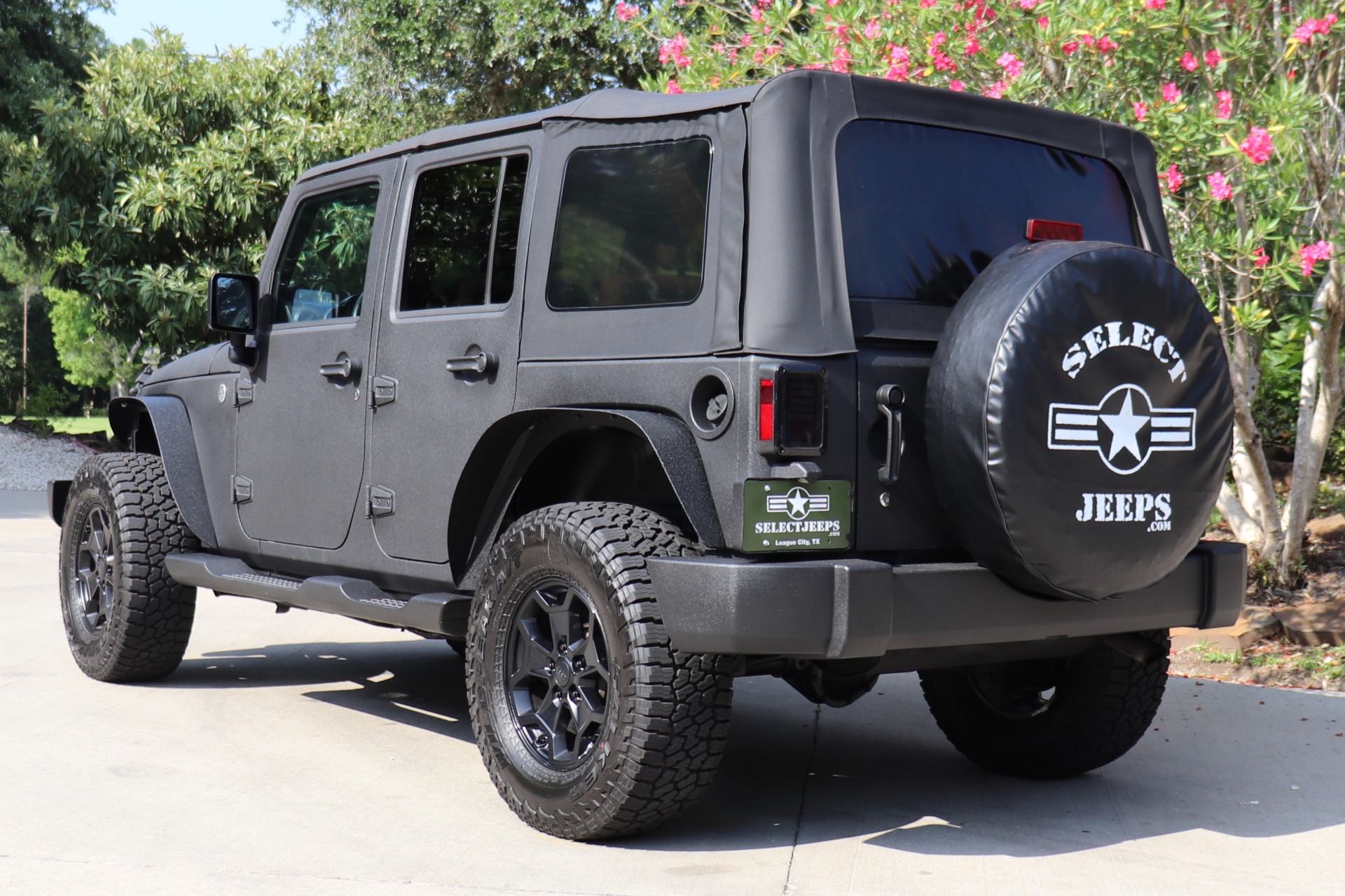 Used-2007-Jeep-Wrangler-Unlimited-Sahara