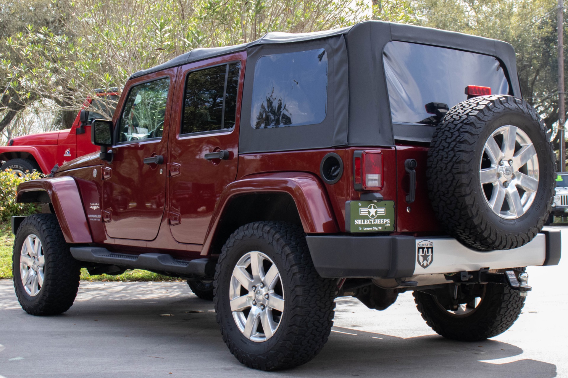 Used-2010-Jeep-Wrangler-Unlimited-Sahara