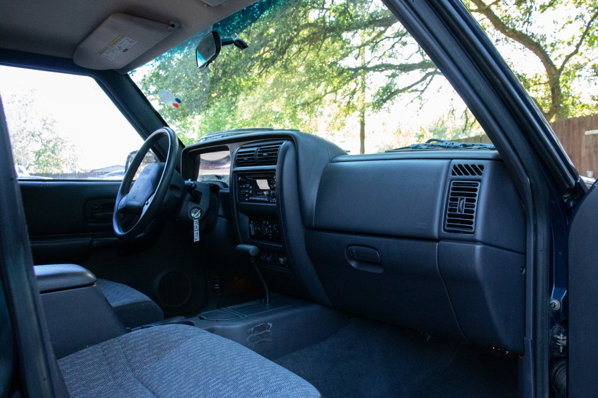 Used-2001-Jeep-Cherokee-Sport