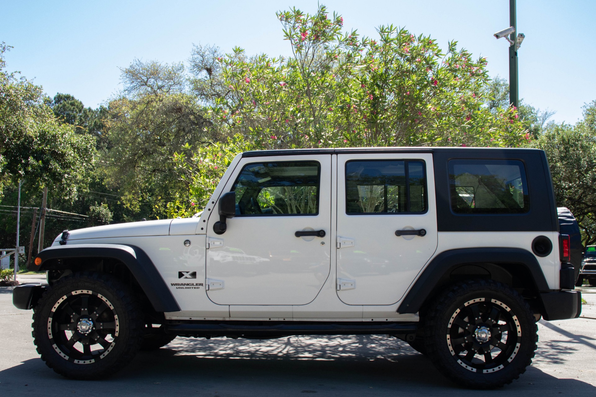 Used-2009-Jeep-Wrangler-Unlimited-X