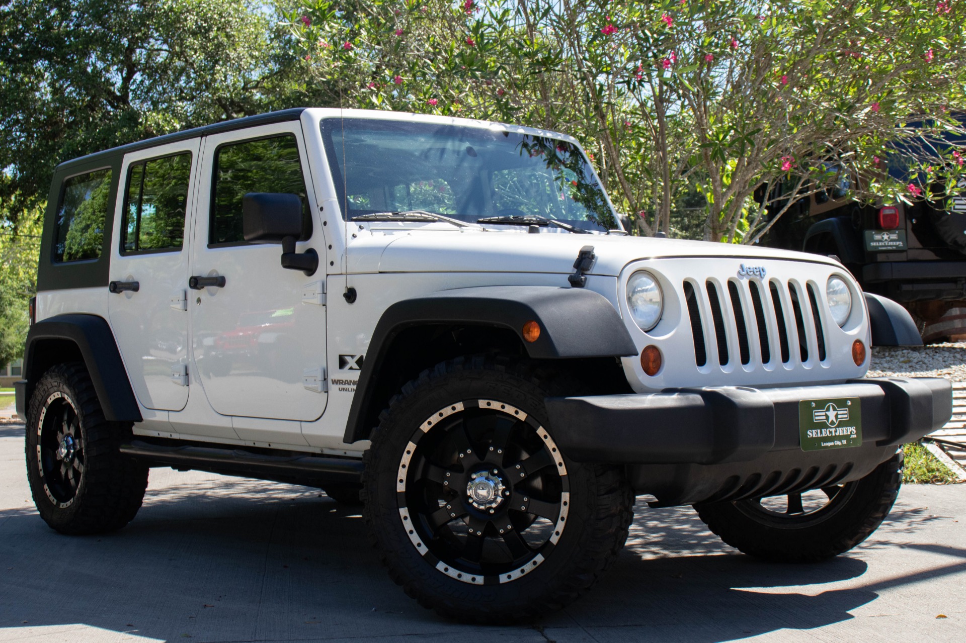 Used-2009-Jeep-Wrangler-Unlimited-X