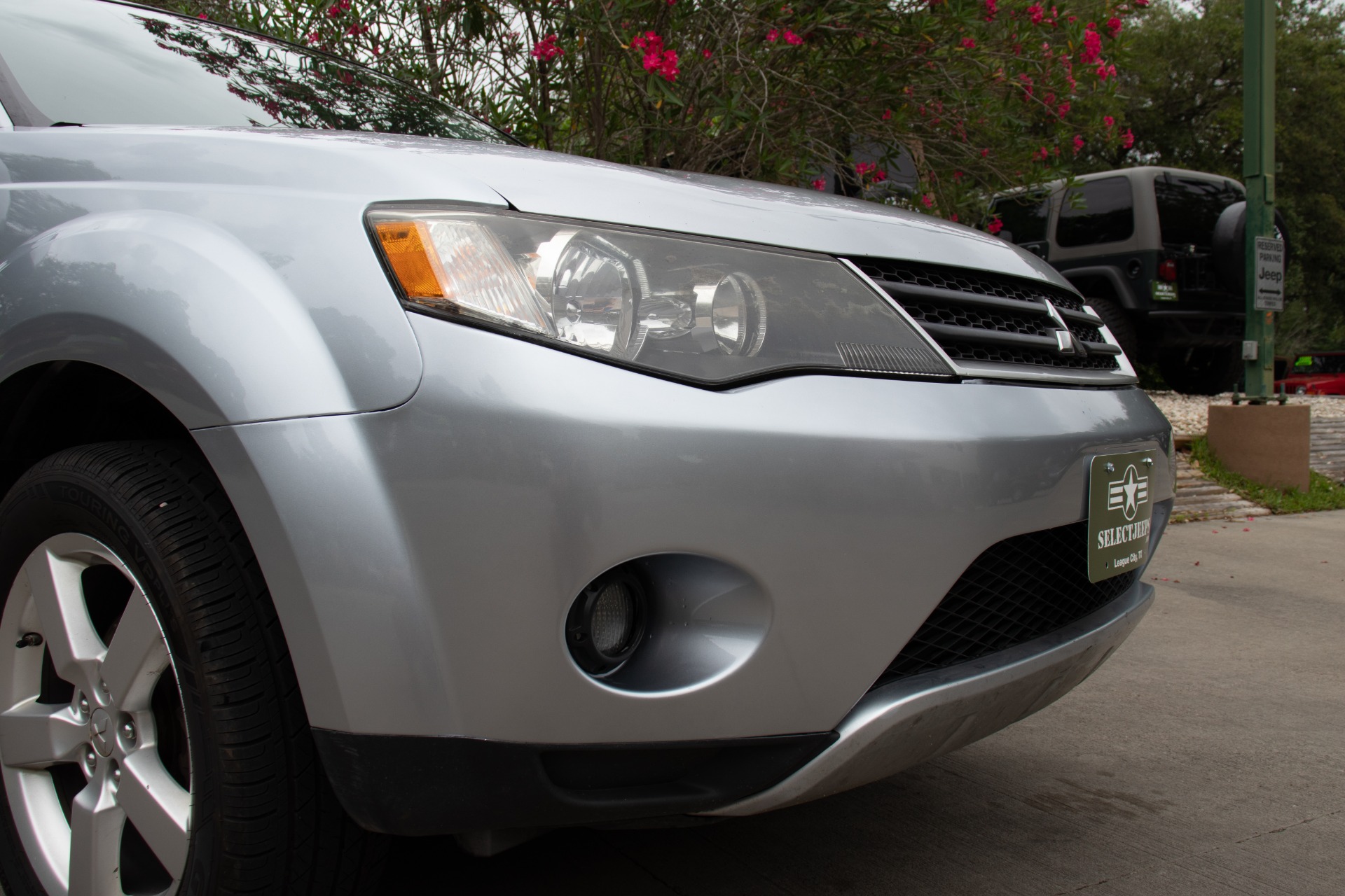 Used-2008-Mitsubishi-Outlander-XLS