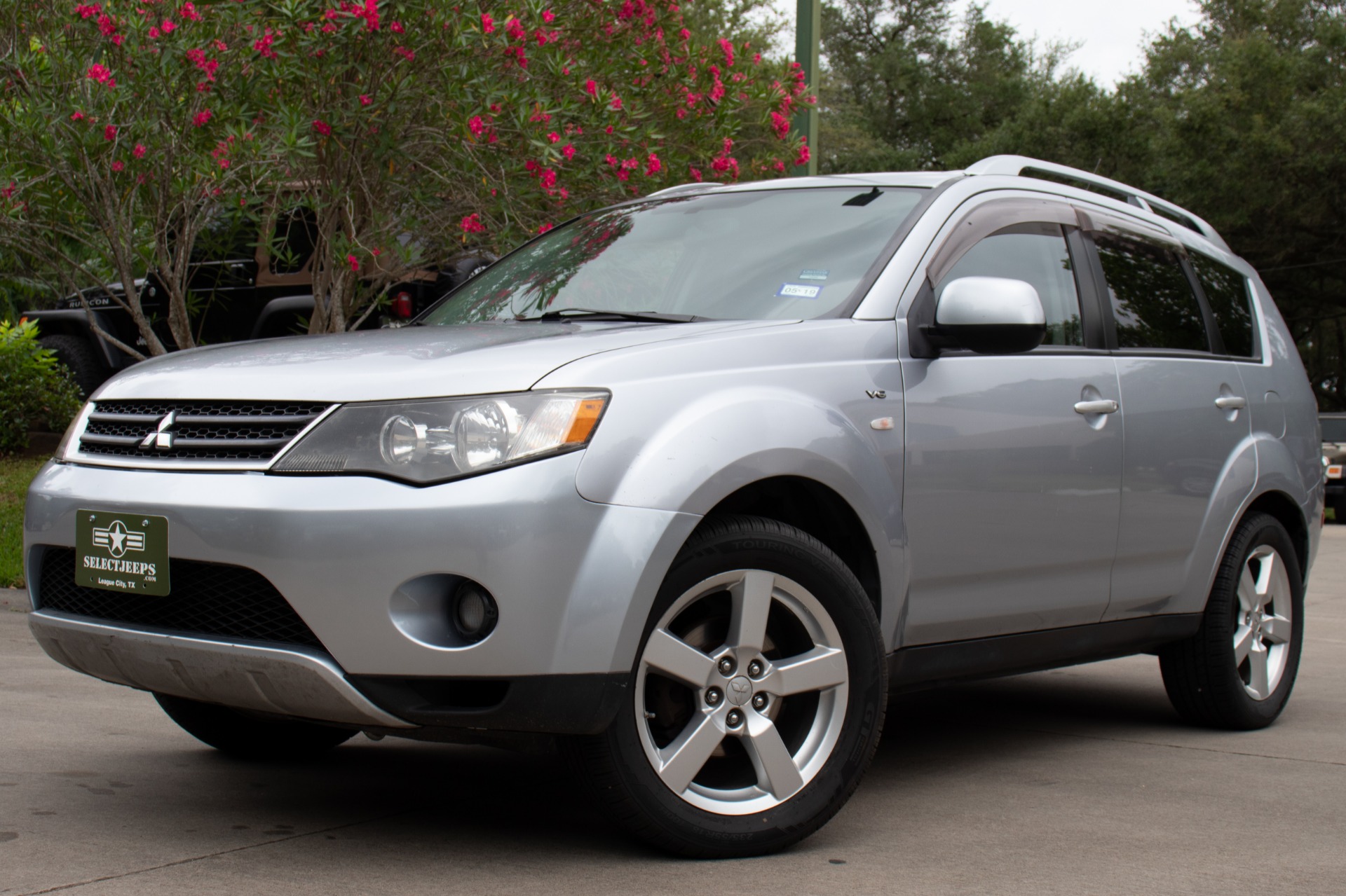 Used-2008-Mitsubishi-Outlander-XLS