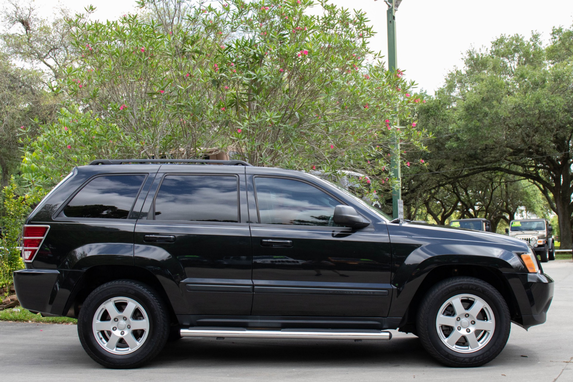 Used-2008-Jeep-Grand-Cherokee-Laredo