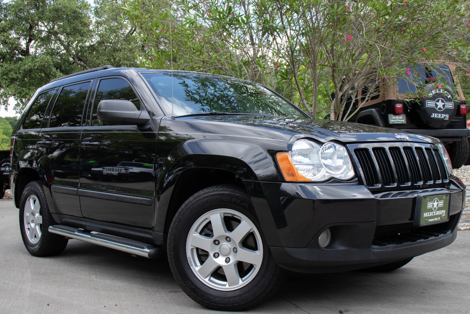 Used-2008-Jeep-Grand-Cherokee-Laredo