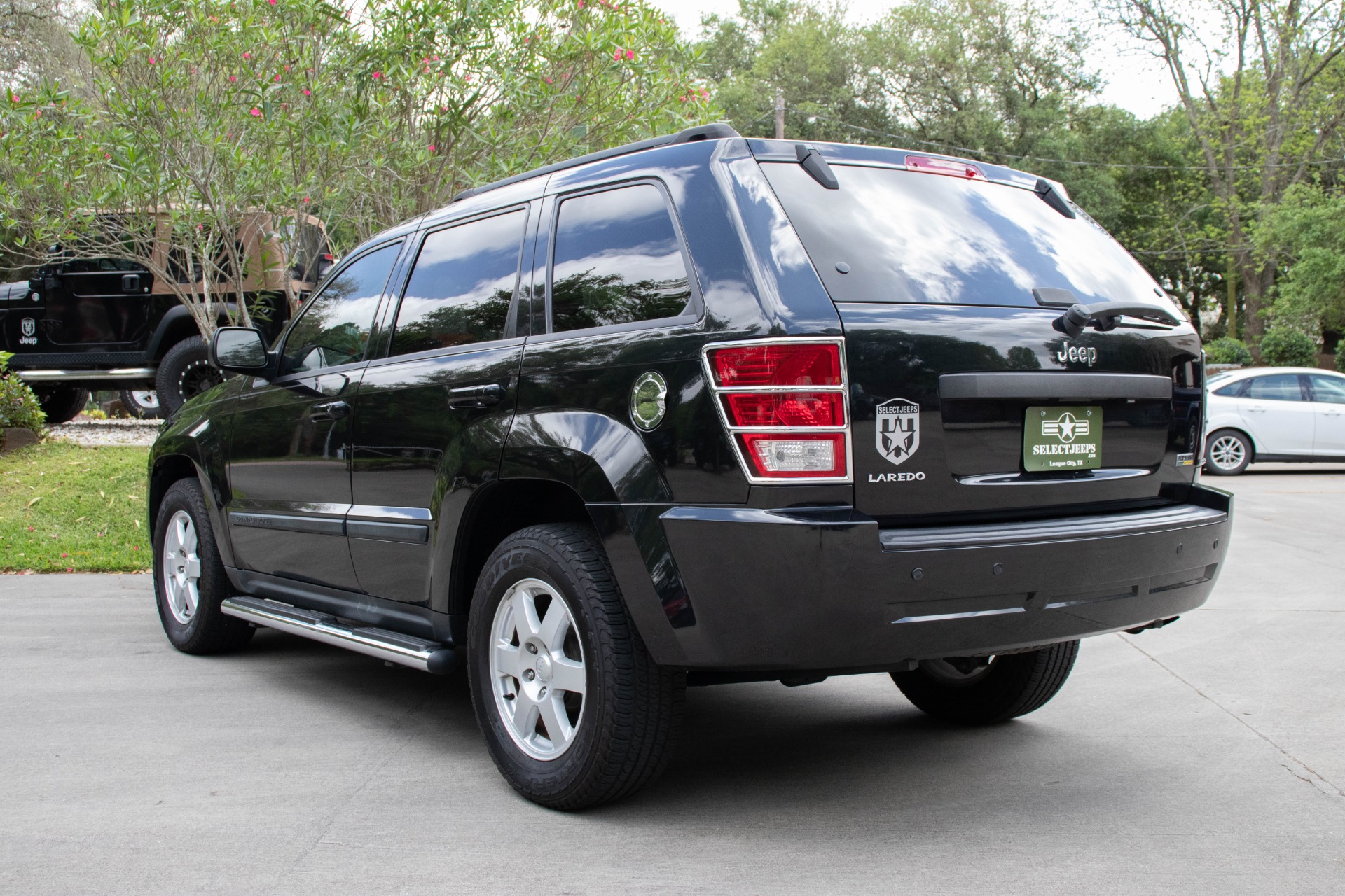 Used-2008-Jeep-Grand-Cherokee-Laredo