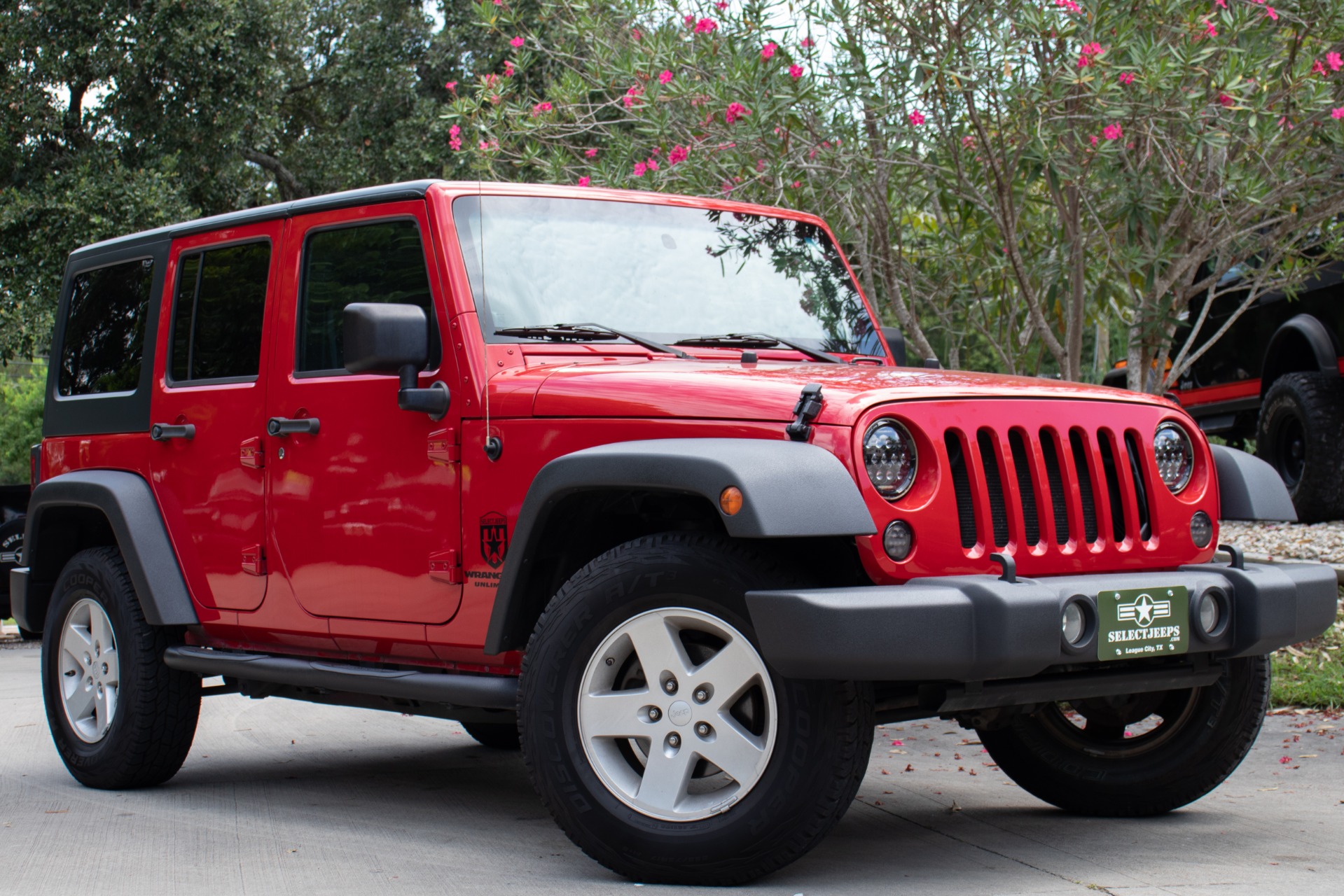 Arriba 30+ imagen 2008 red jeep wrangler