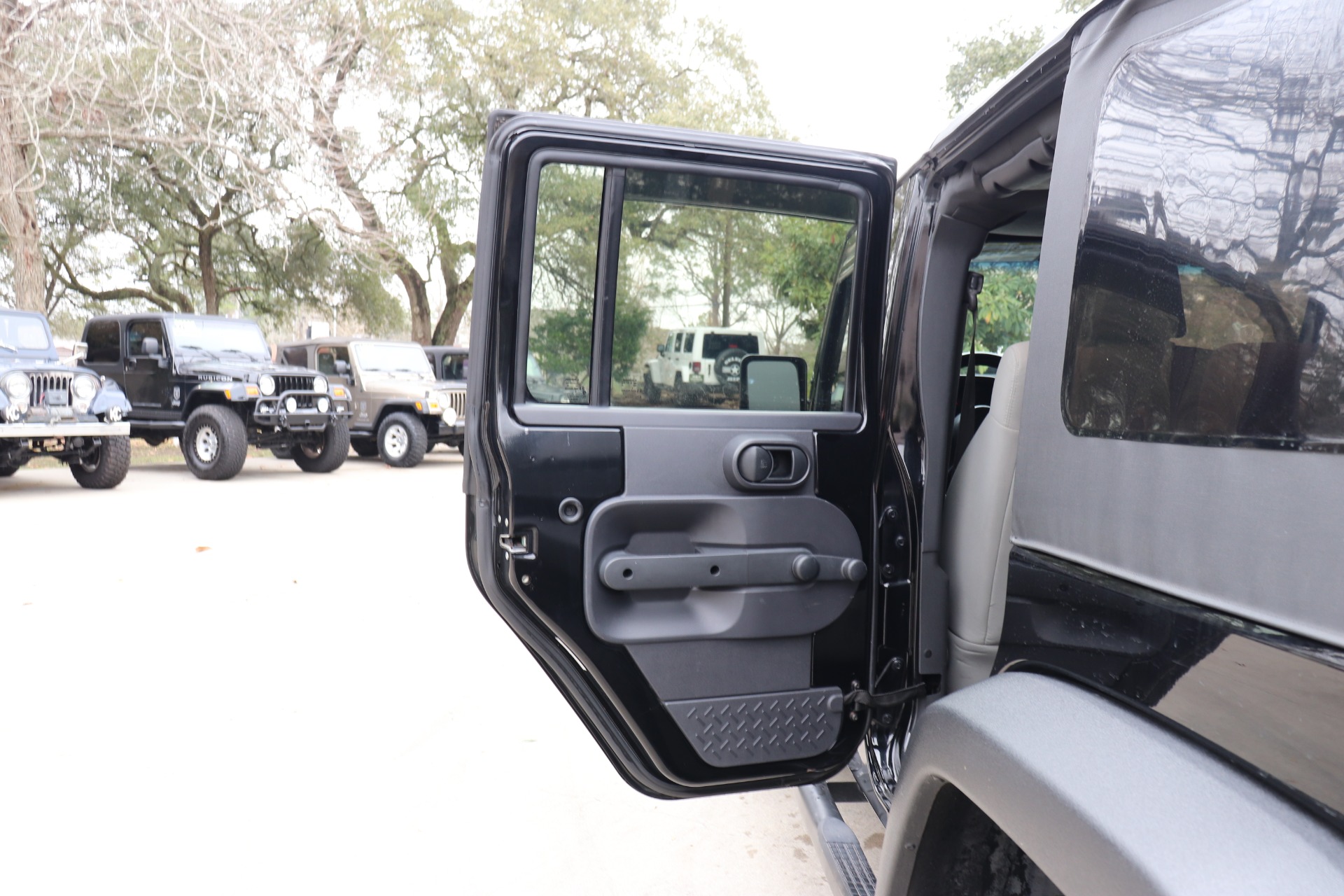 Used-2008-Jeep-Wrangler-Unlimited-X