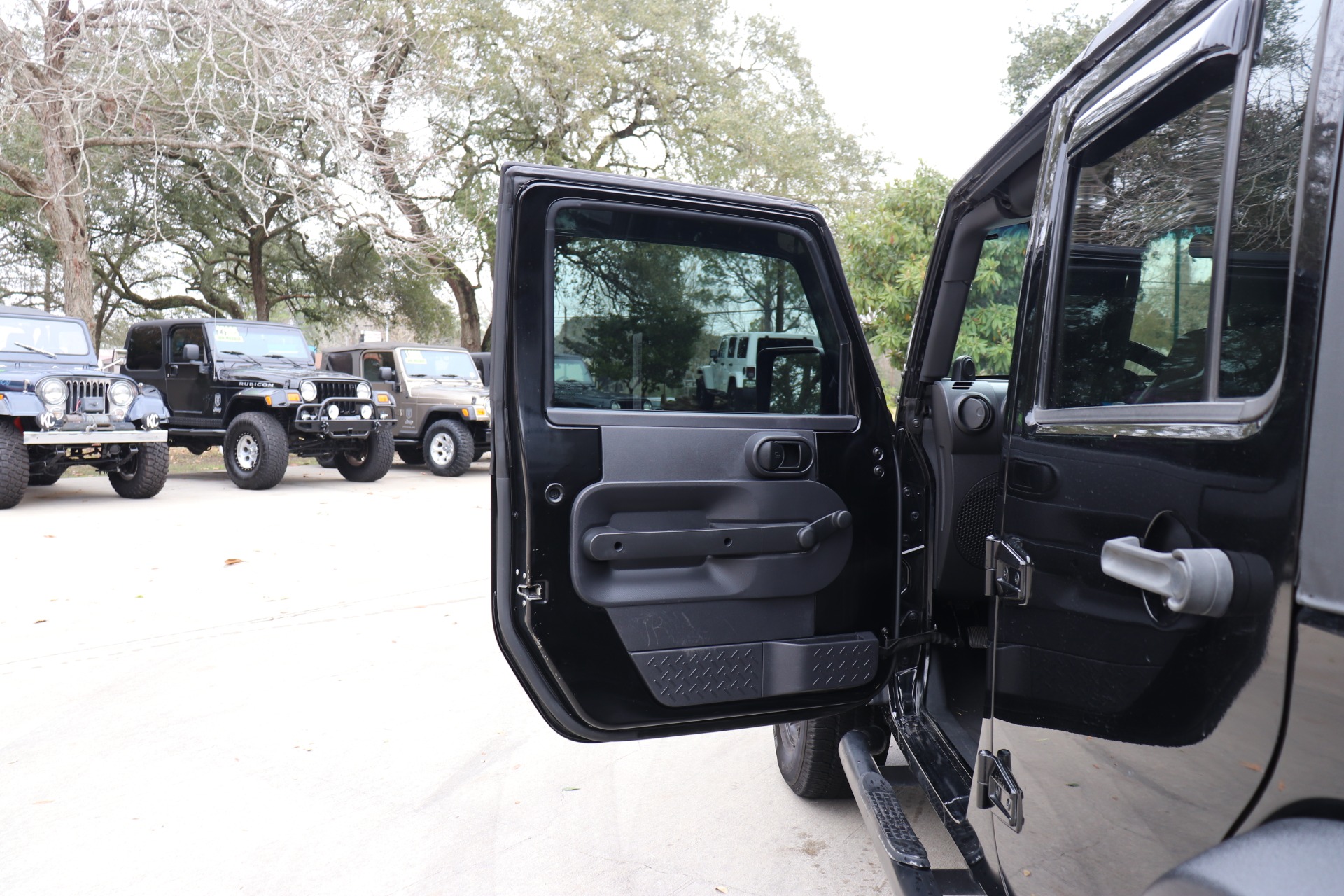 Used-2008-Jeep-Wrangler-Unlimited-X