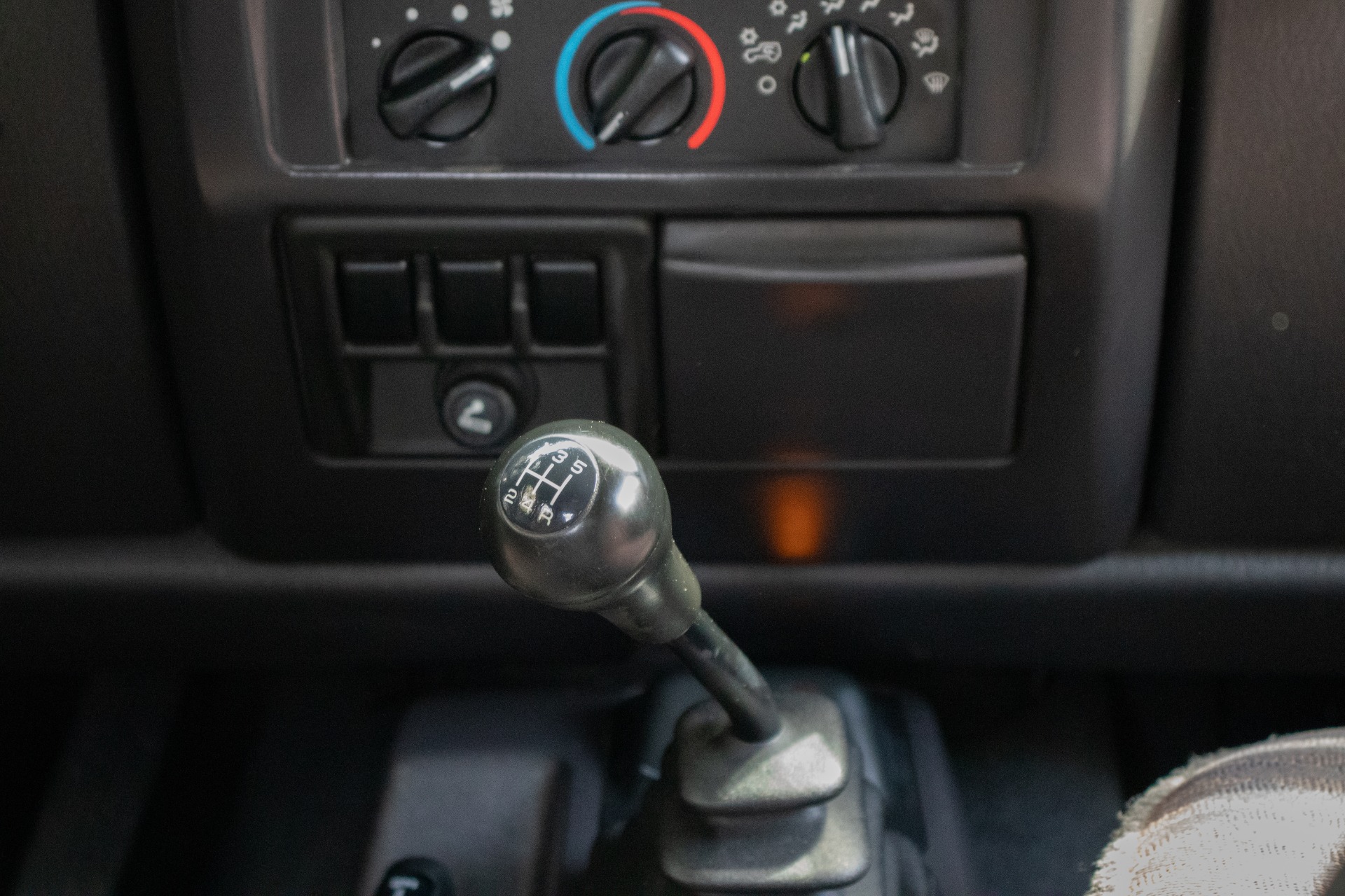 Used-1999-Jeep-Wrangler-SE