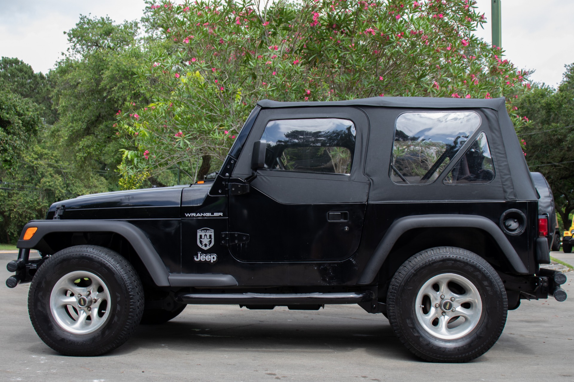 Used-1999-Jeep-Wrangler-SE