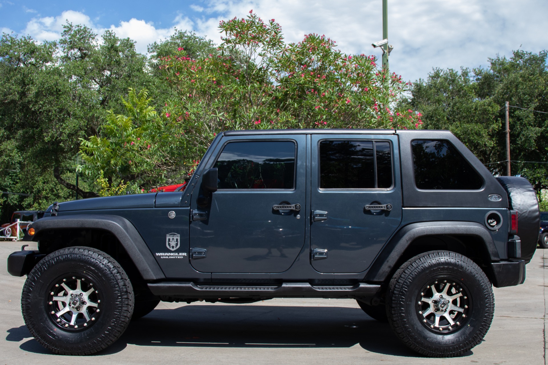 Used-2008-Jeep-Wrangler-Unlimited-X