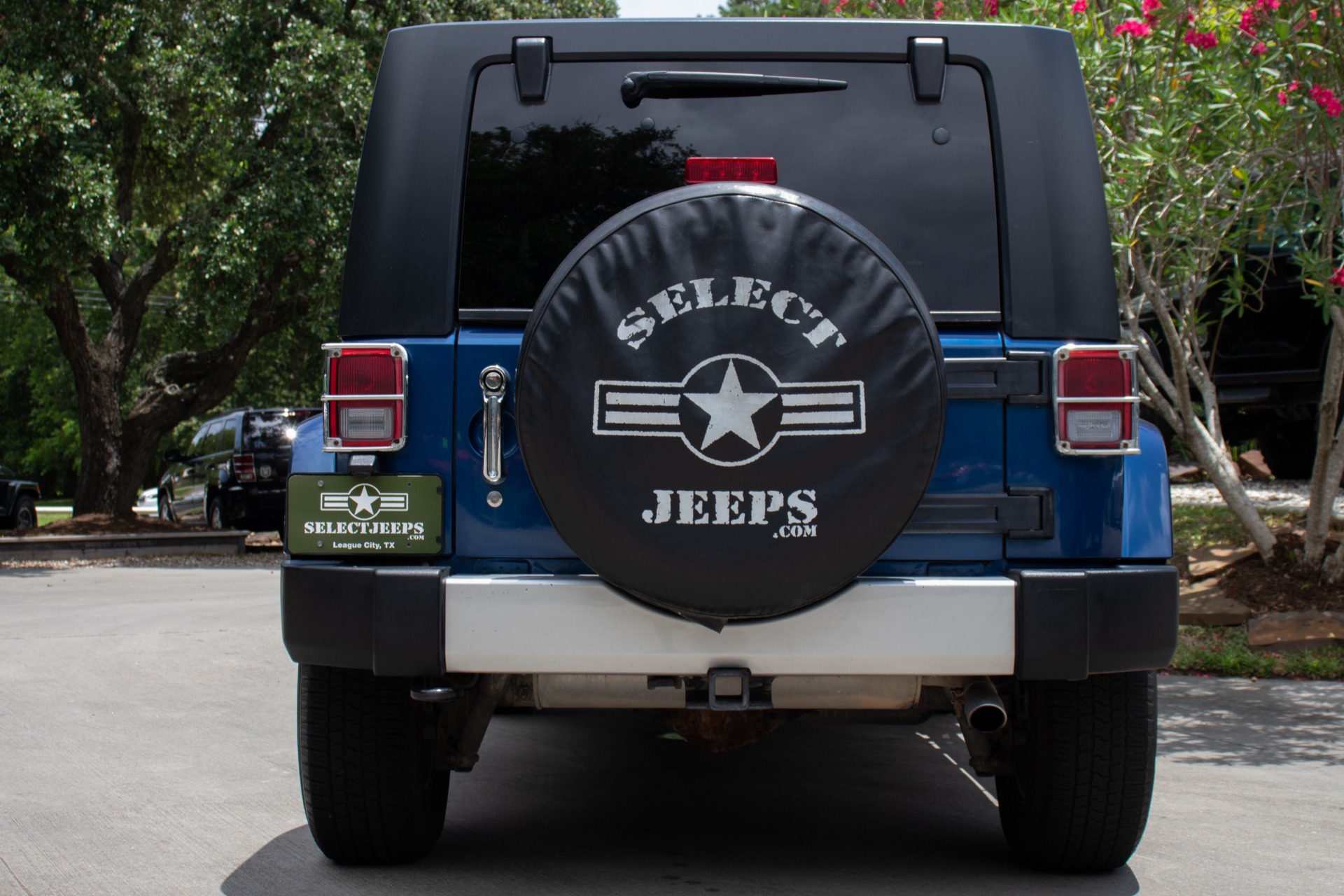 Used-2010-Jeep-Wrangler-Unlimited-Sahara