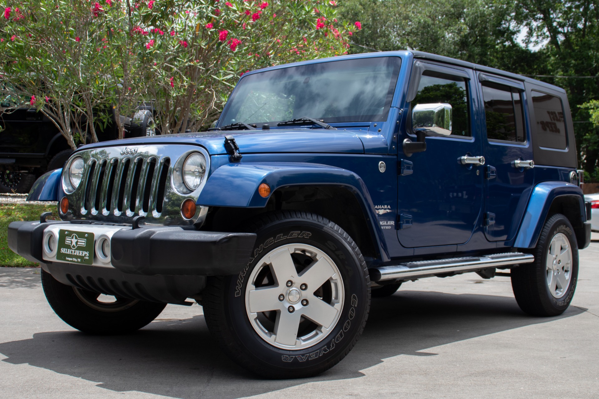 Used-2010-Jeep-Wrangler-Unlimited-Sahara