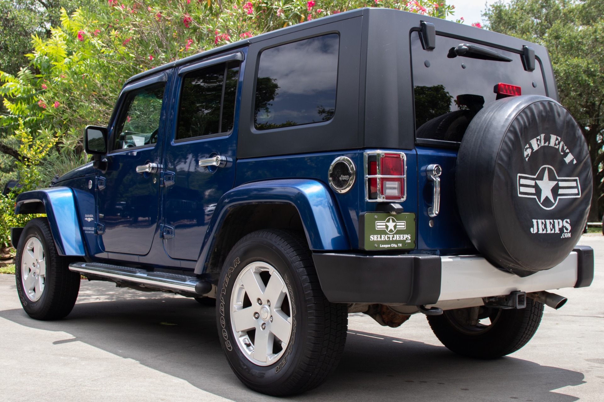 Used-2010-Jeep-Wrangler-Unlimited-Sahara