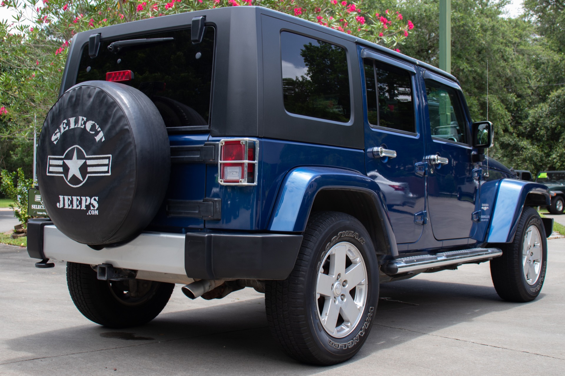 Used-2010-Jeep-Wrangler-Unlimited-Sahara