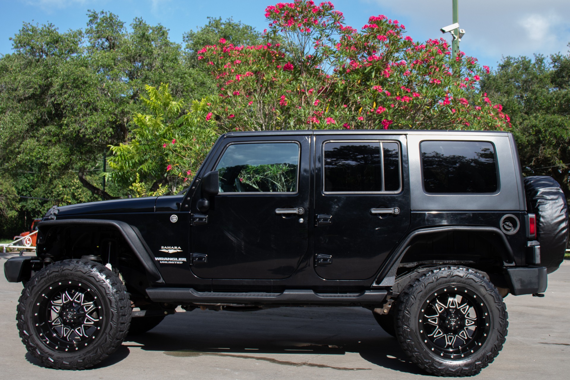 Used 2010 Jeep Wrangler Unlimited Sahara For Sale (22,995