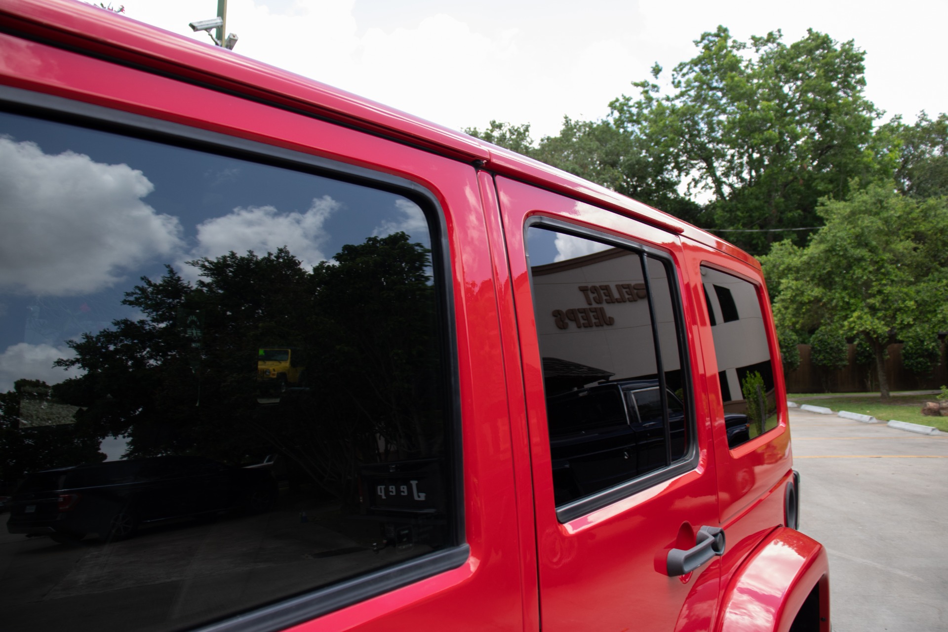 Used-2011-Jeep-Wrangler-Unlimited-Sahara