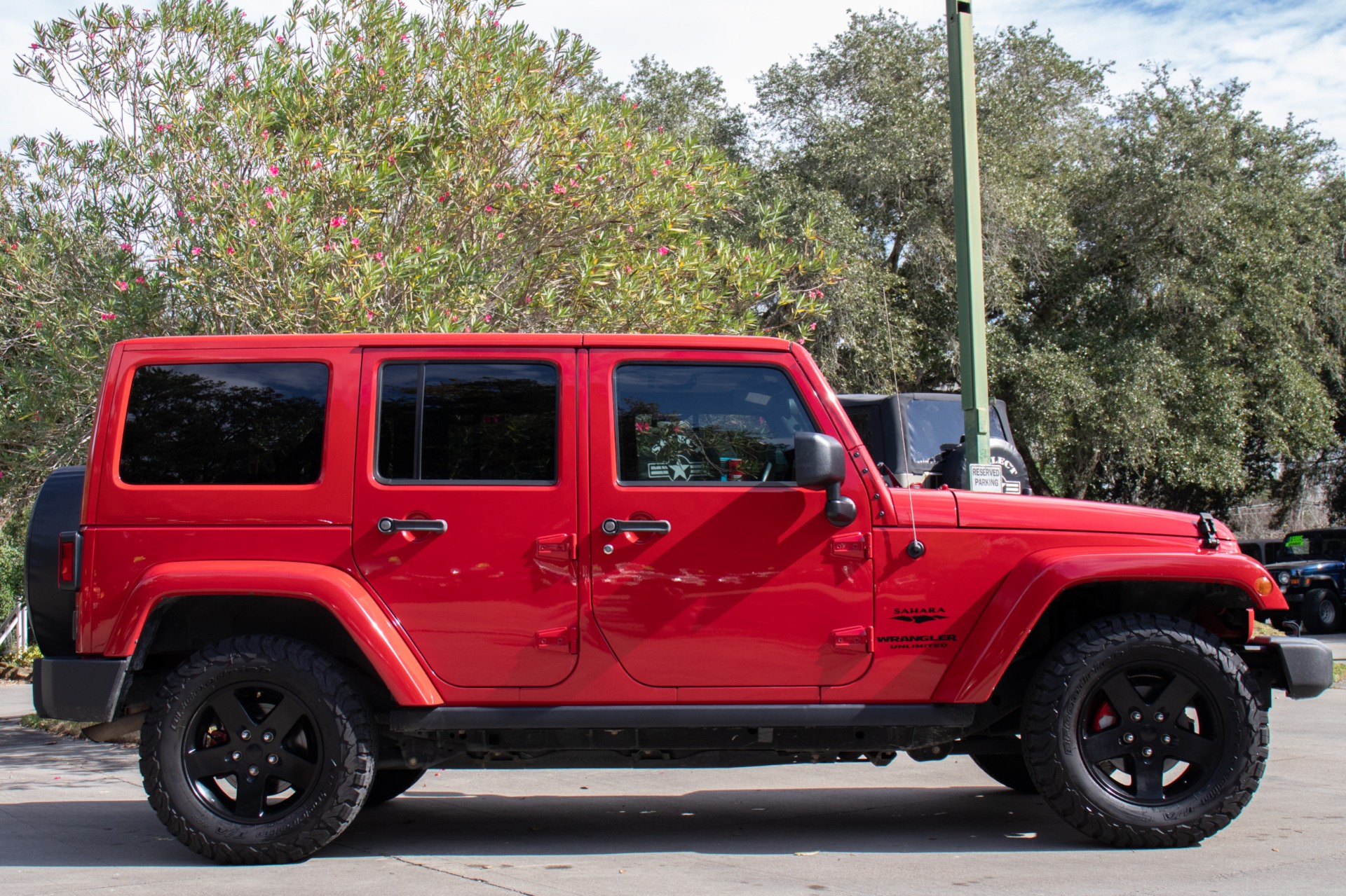 Used-2011-Jeep-Wrangler-Unlimited-Sahara