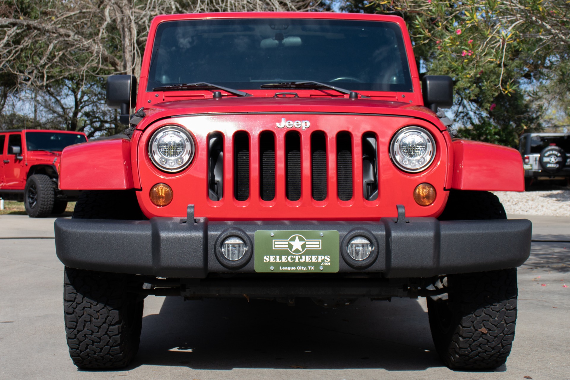 Used-2011-Jeep-Wrangler-Unlimited-Sahara