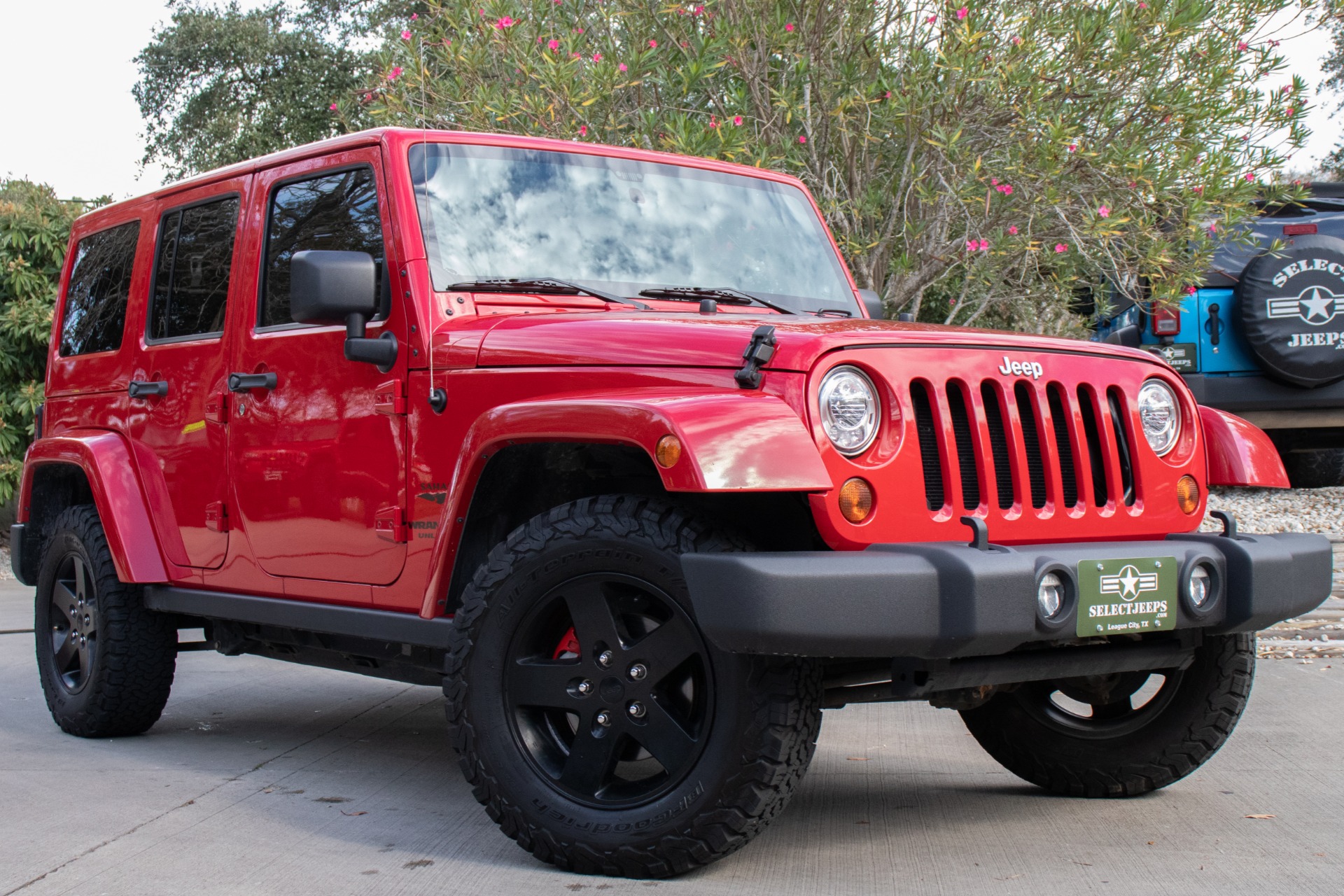 Used-2011-Jeep-Wrangler-Unlimited-Sahara