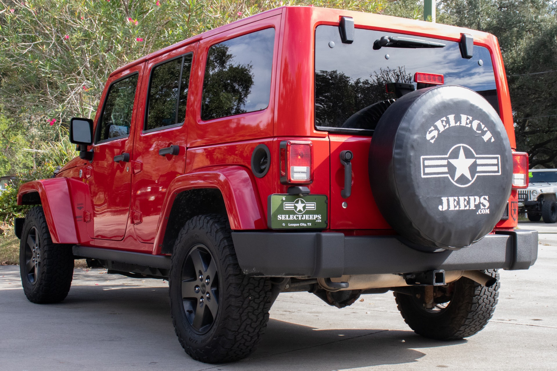 Used-2011-Jeep-Wrangler-Unlimited-Sahara