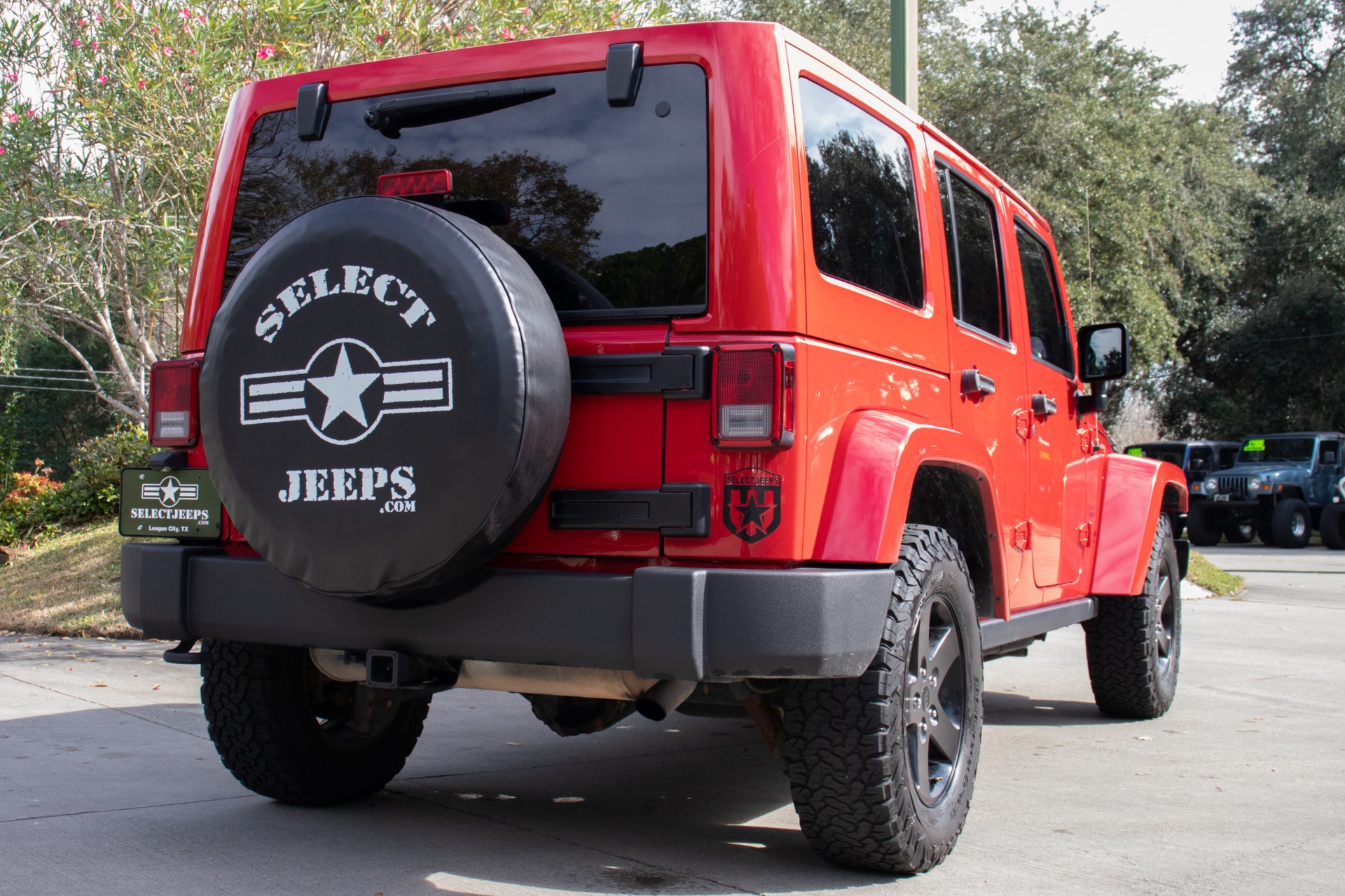 Used-2011-Jeep-Wrangler-Unlimited-Sahara