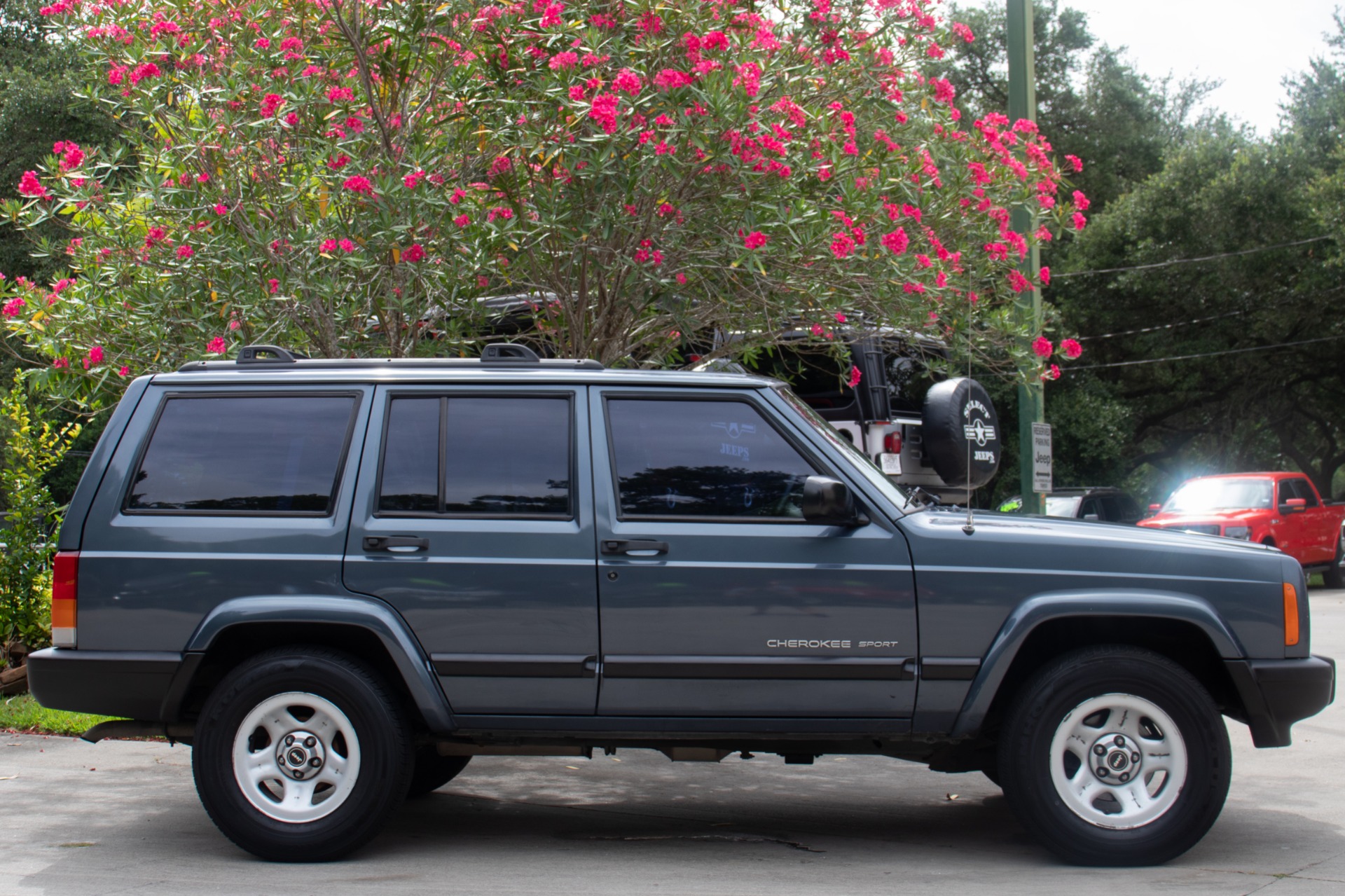 Used-2001-Jeep-Cherokee-Sport