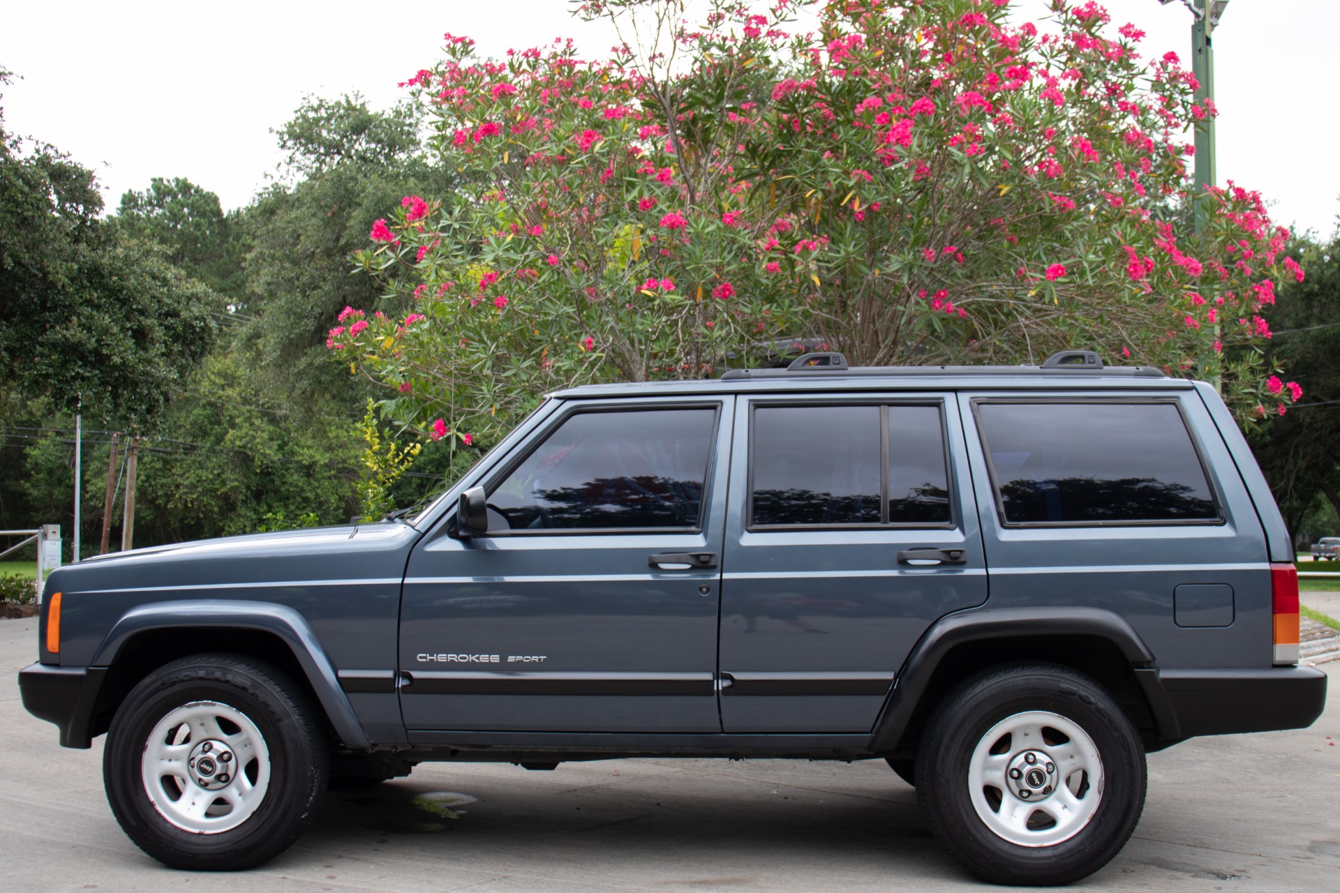 Used-2001-Jeep-Cherokee-Sport