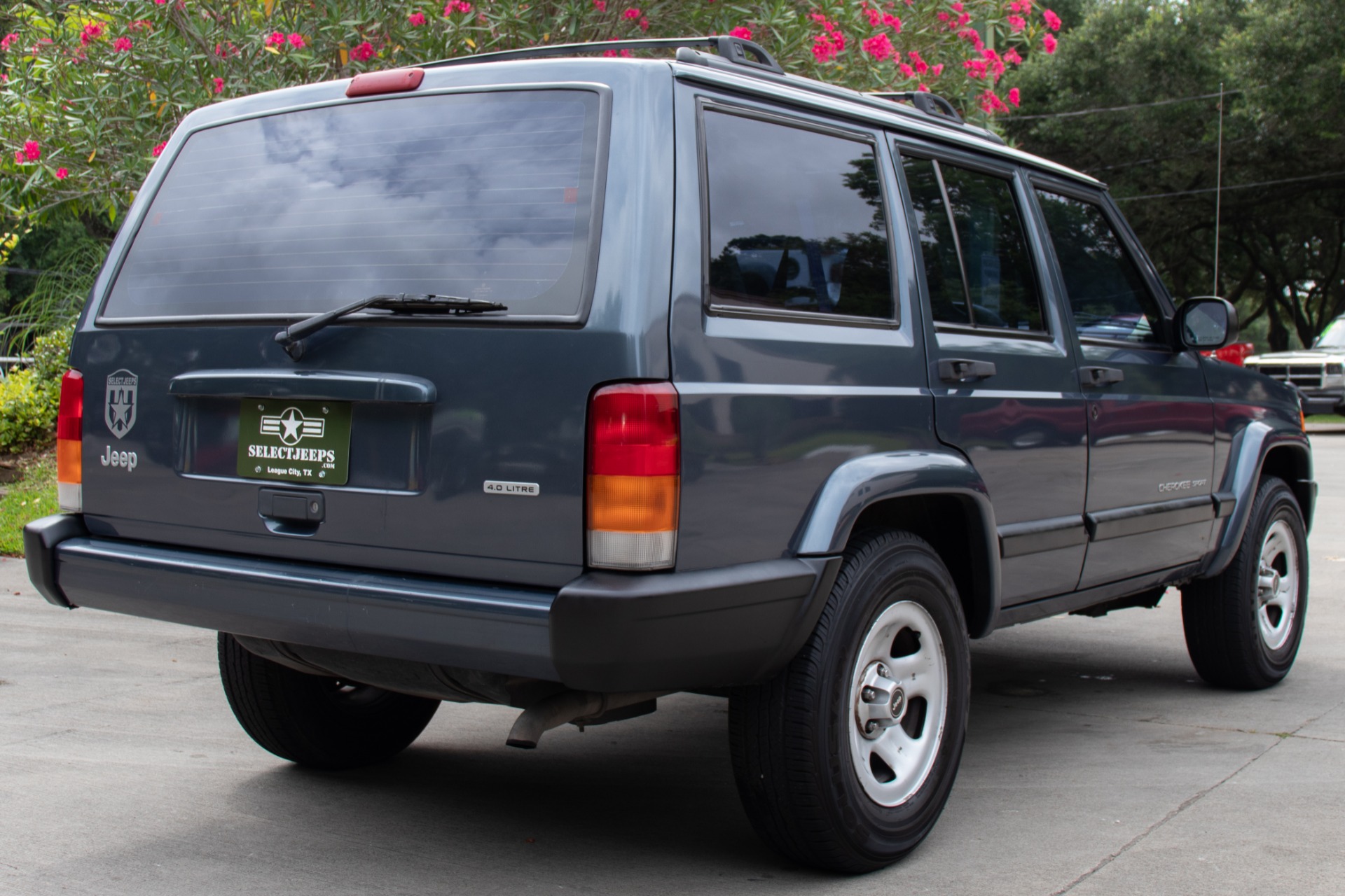 Used-2001-Jeep-Cherokee-Sport