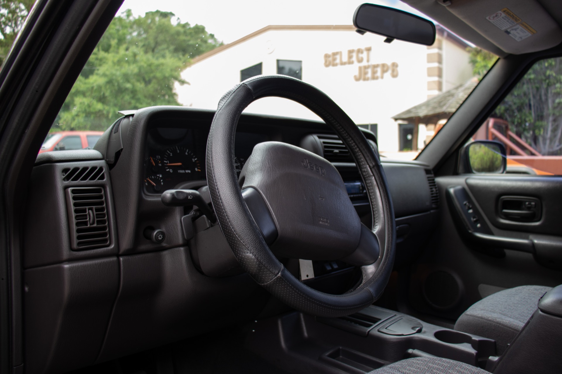 Used-2001-Jeep-Cherokee-Sport