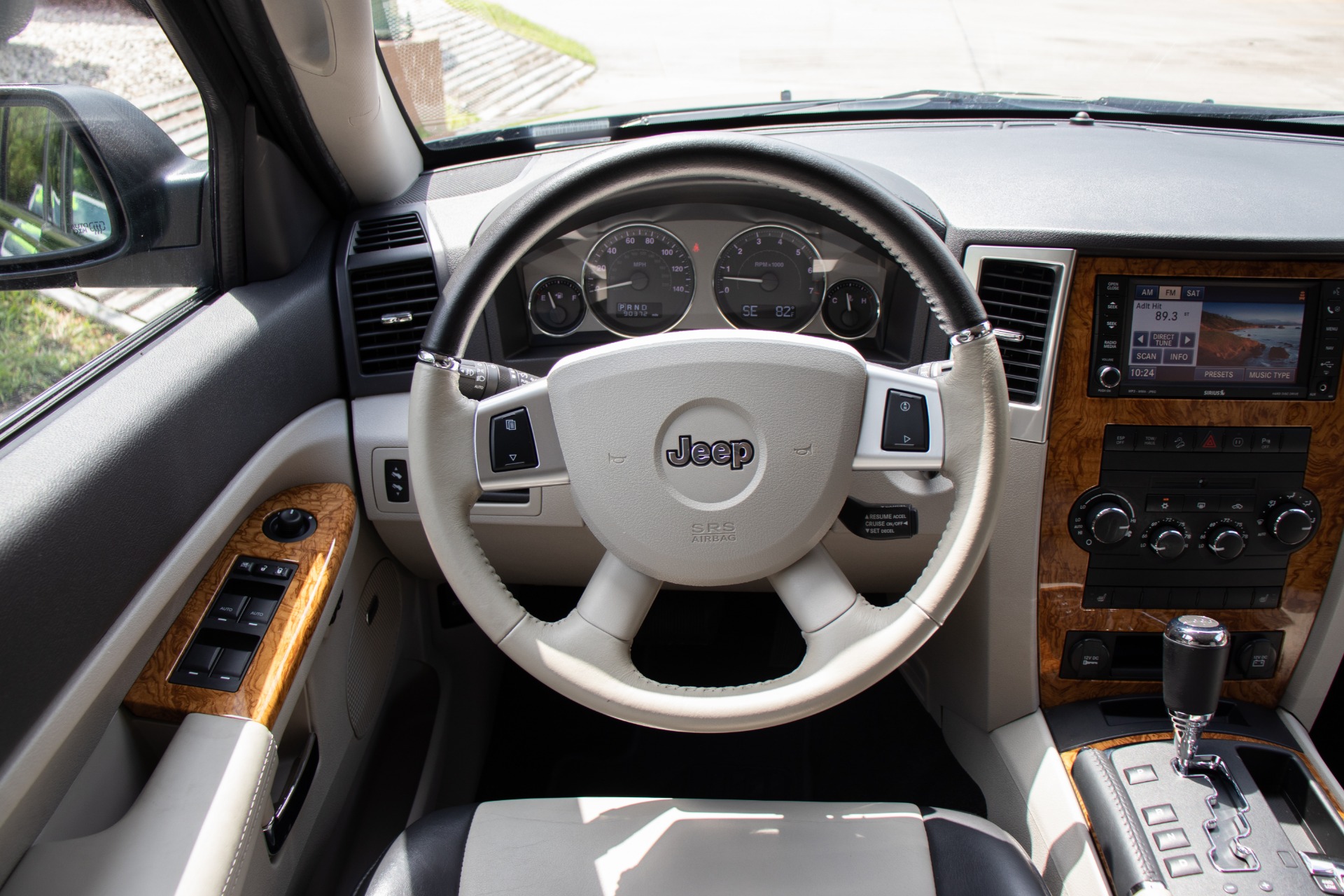 Used-2010-Jeep-Grand-Cherokee-Limited