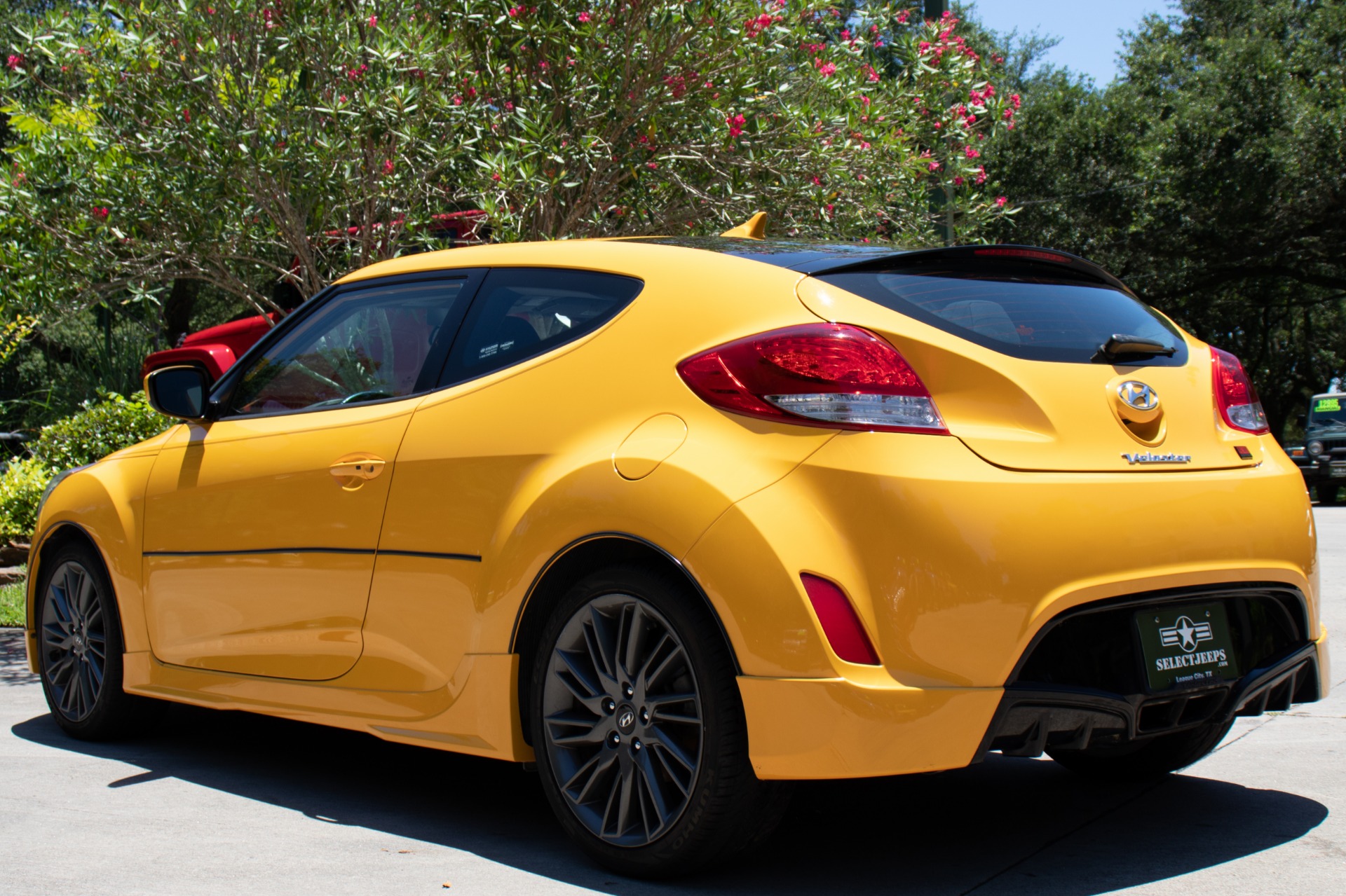 Used-2013-Hyundai-Veloster-RE-MIX