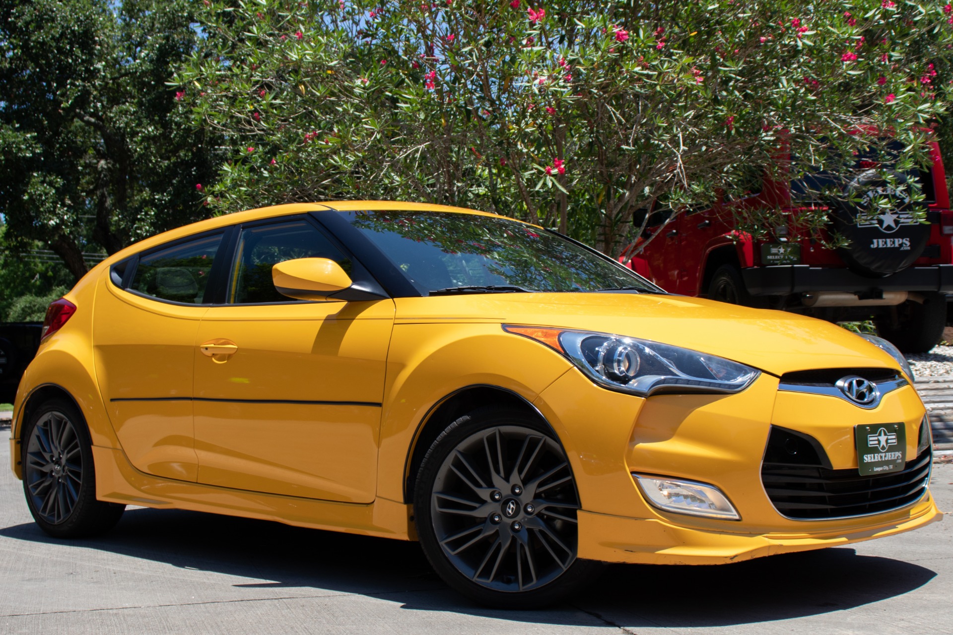 Used-2013-Hyundai-Veloster-RE-MIX