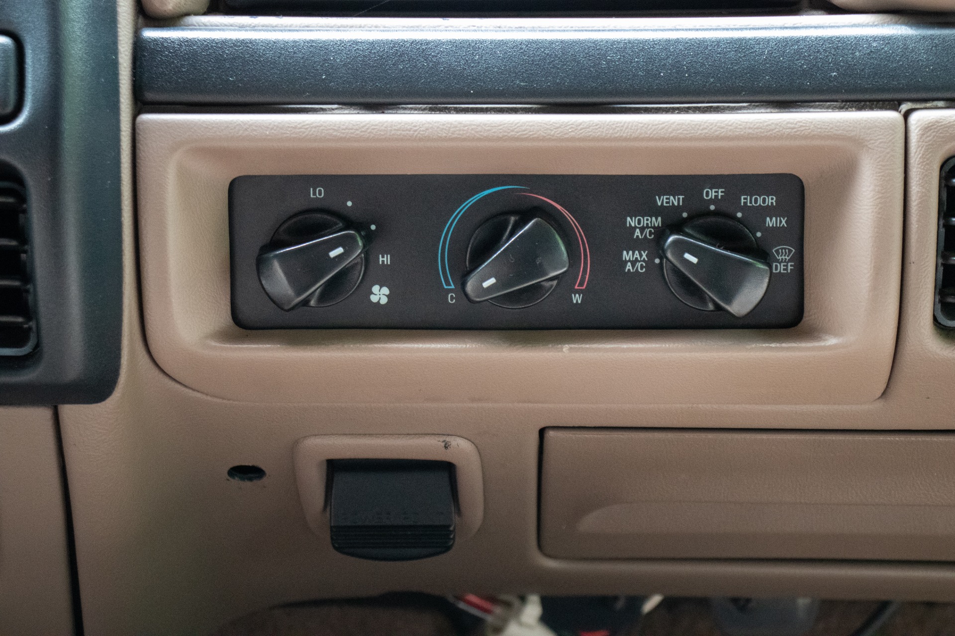 Used-1996-Ford-Bronco-XLT