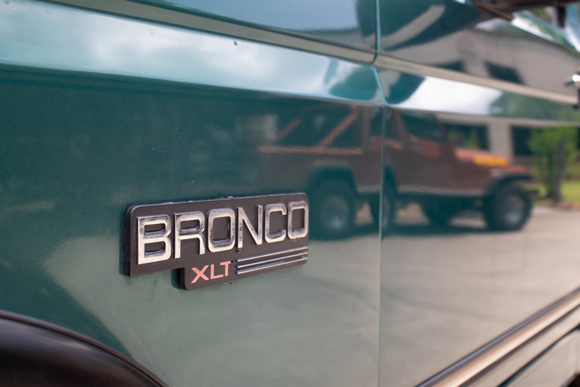Used-1996-Ford-Bronco-XLT